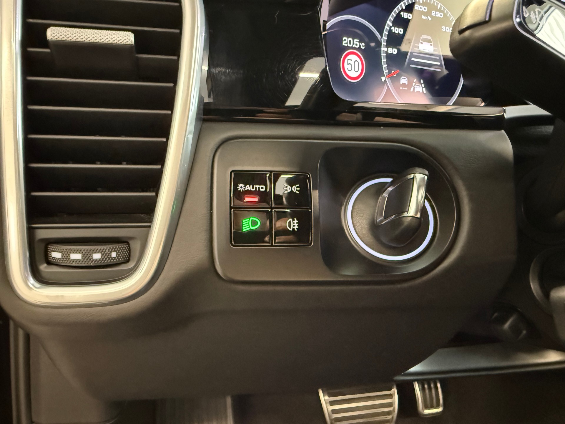 PORSCHE Cayenne S-image-12