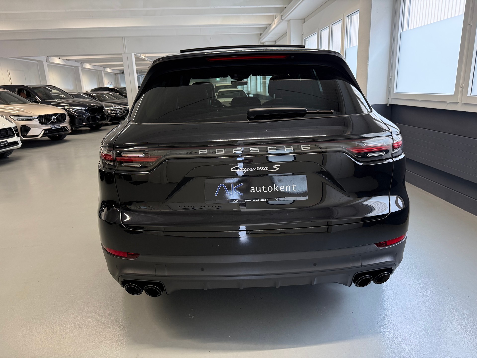 PORSCHE Cayenne S-image-4