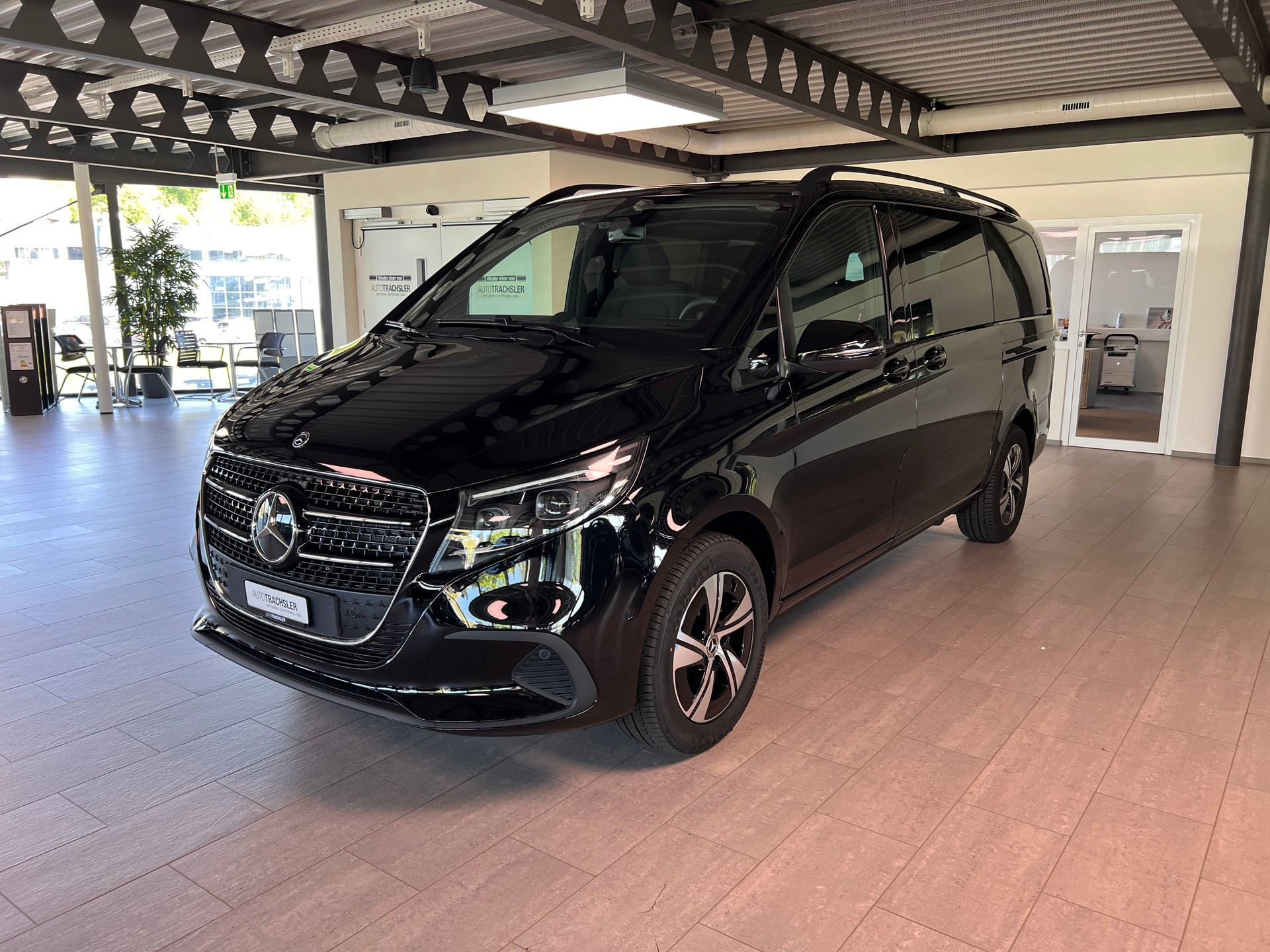 MERCEDES-BENZ V 250 d lang 4Matic Trend 9G-Tronic-image-3