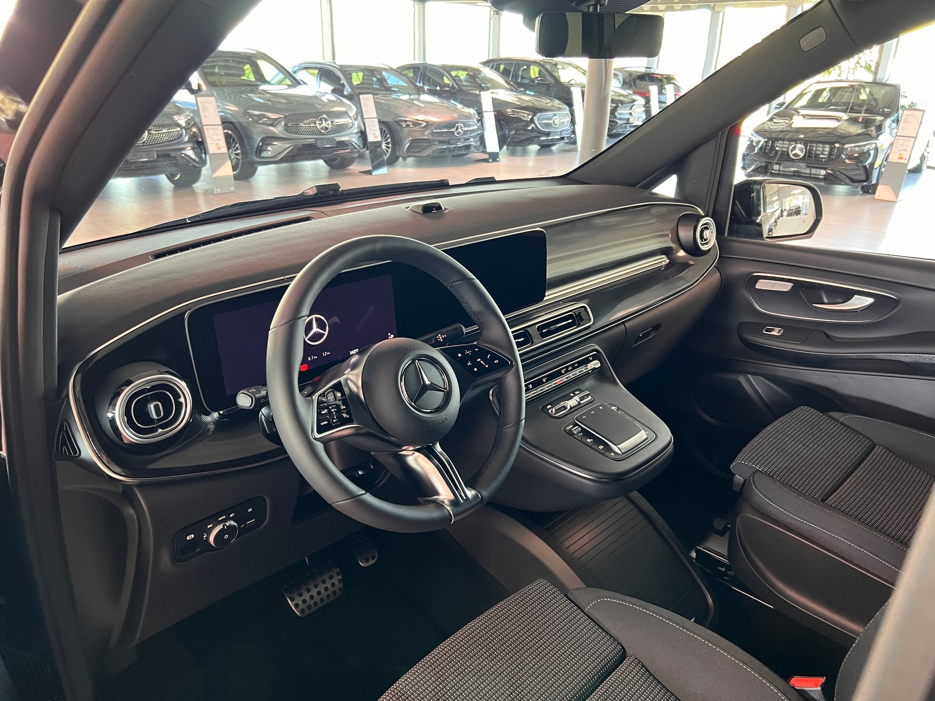 MERCEDES-BENZ V 250 d lang 4Matic Trend 9G-Tronic-image-9