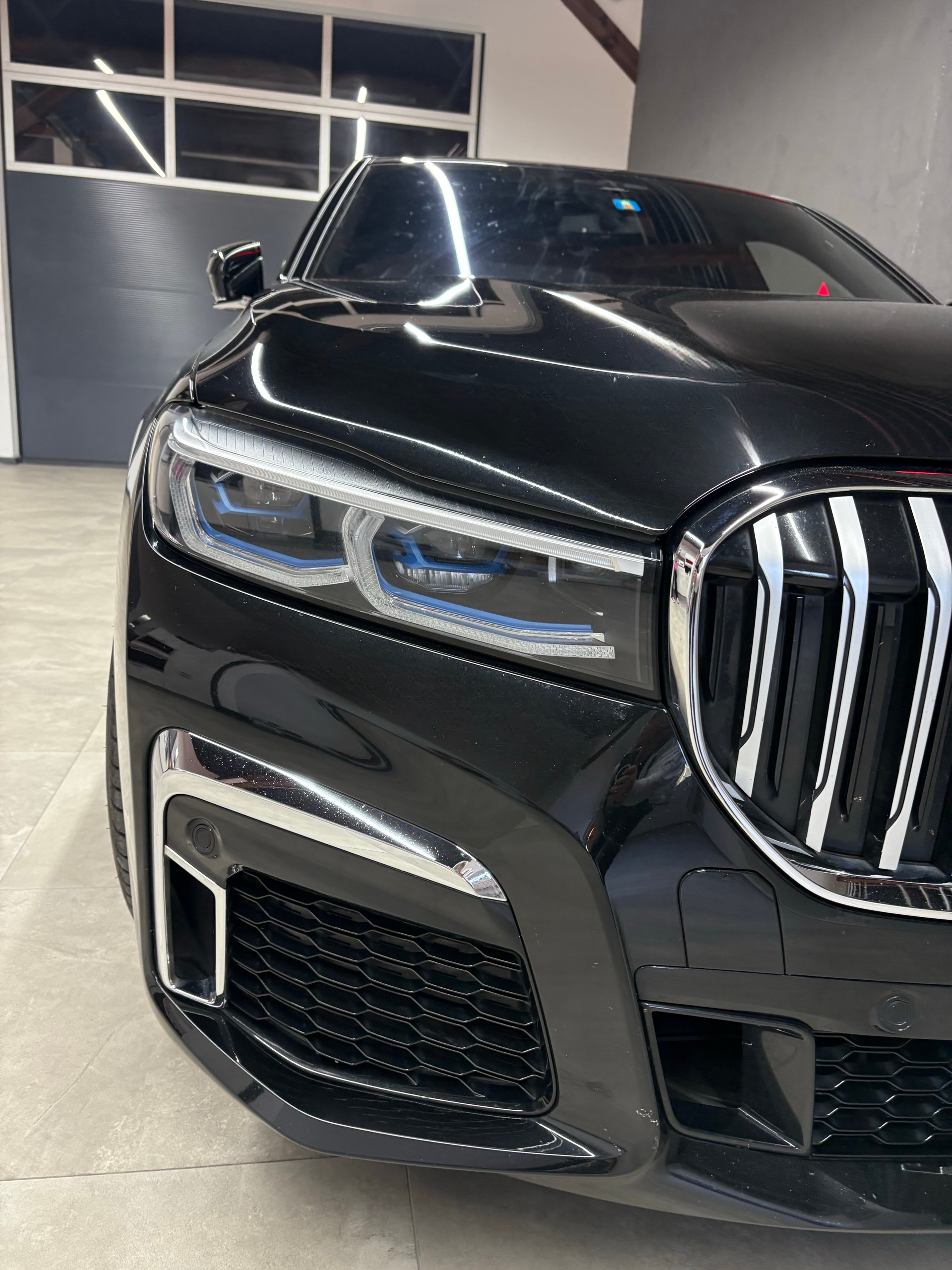 BMW 750d xDrive Steptronic-image-6