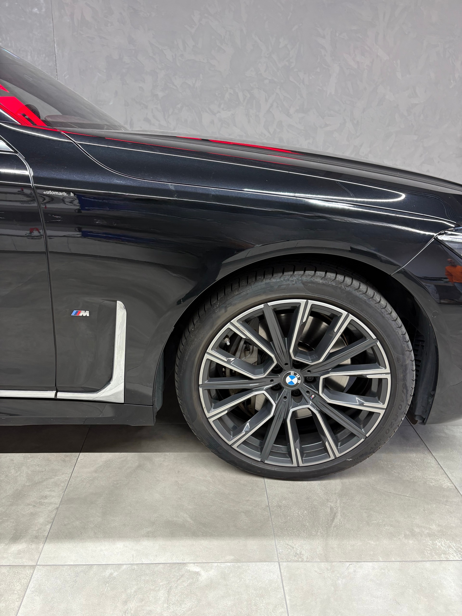BMW 750d xDrive Steptronic-image-5