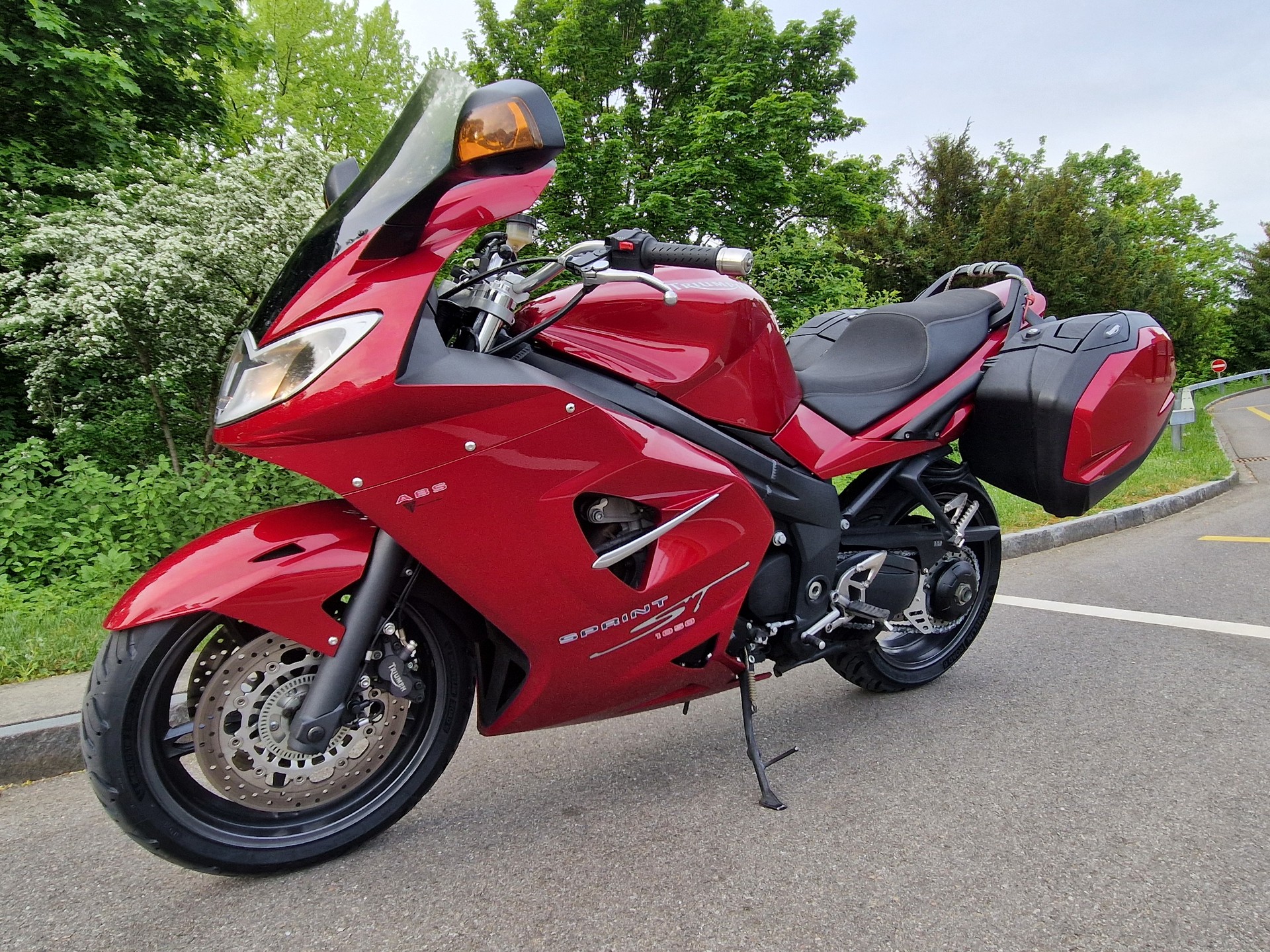 TRIUMPH Sprint ST ABS 1050-image-7