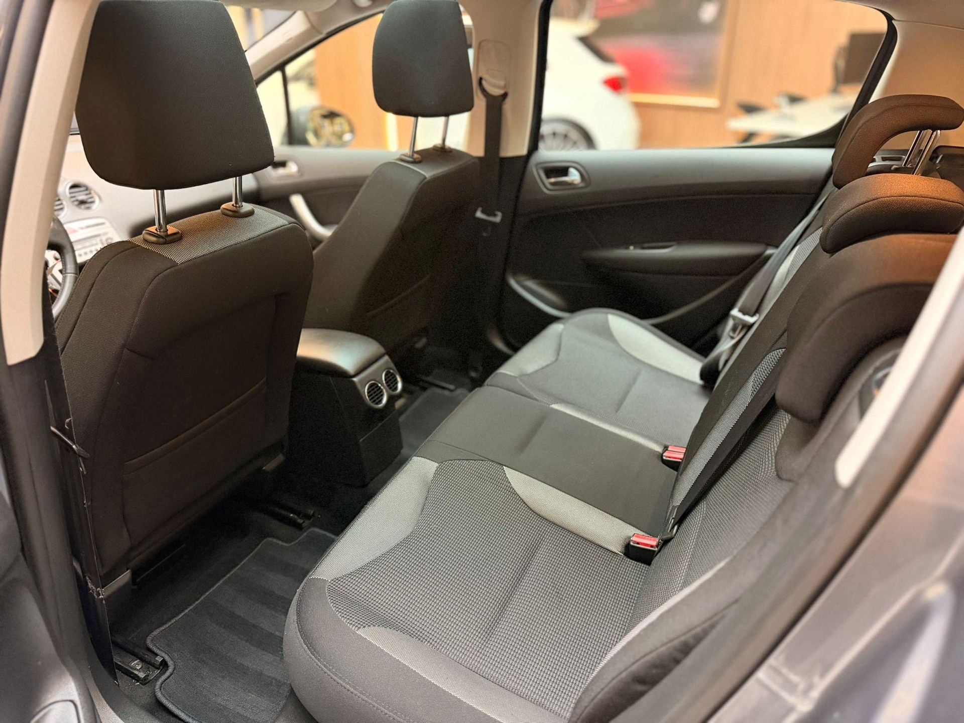 PEUGEOT 308 2.0 HDI SportPack-image-14