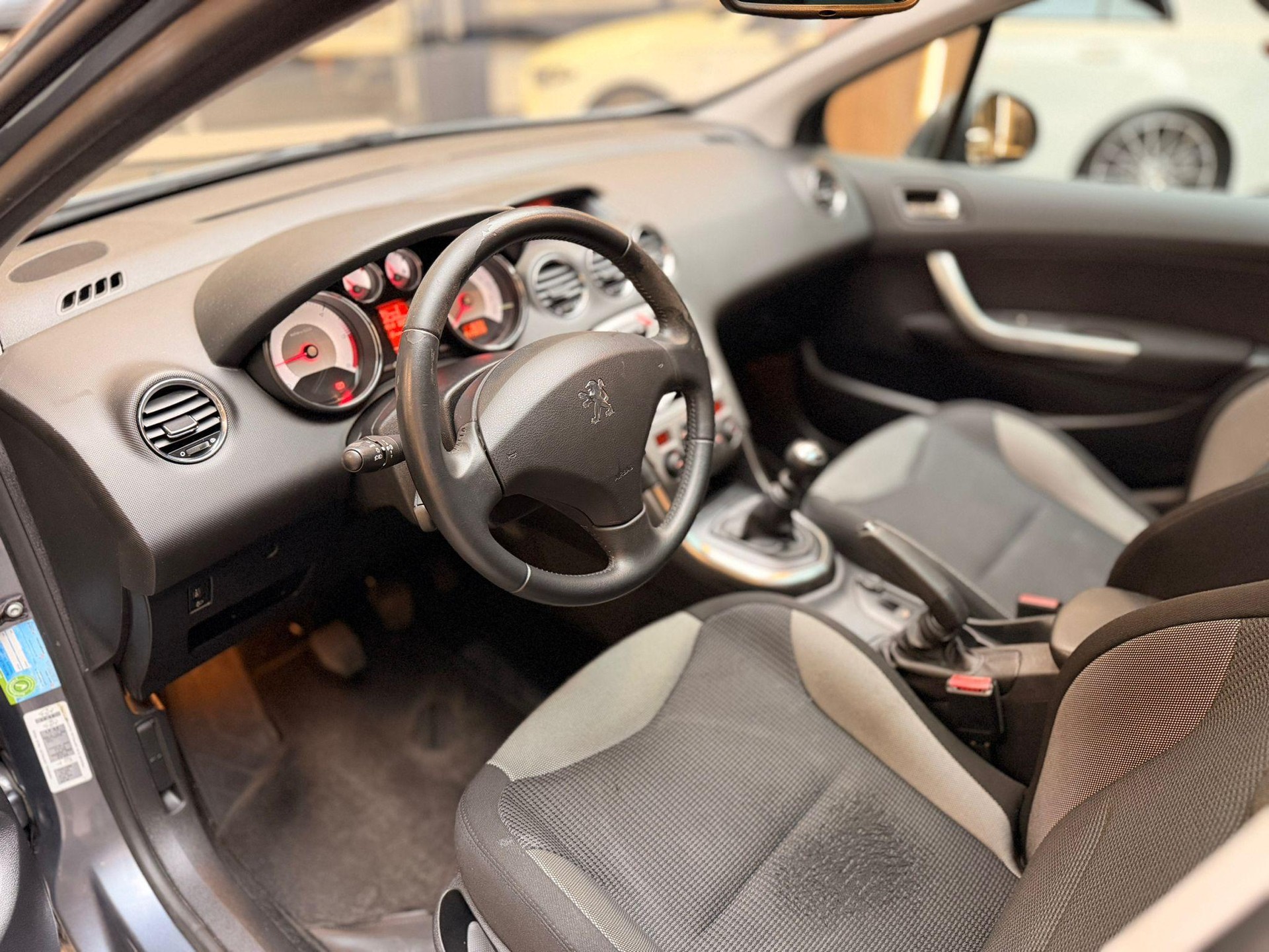 PEUGEOT 308 2.0 HDI SportPack-image-10