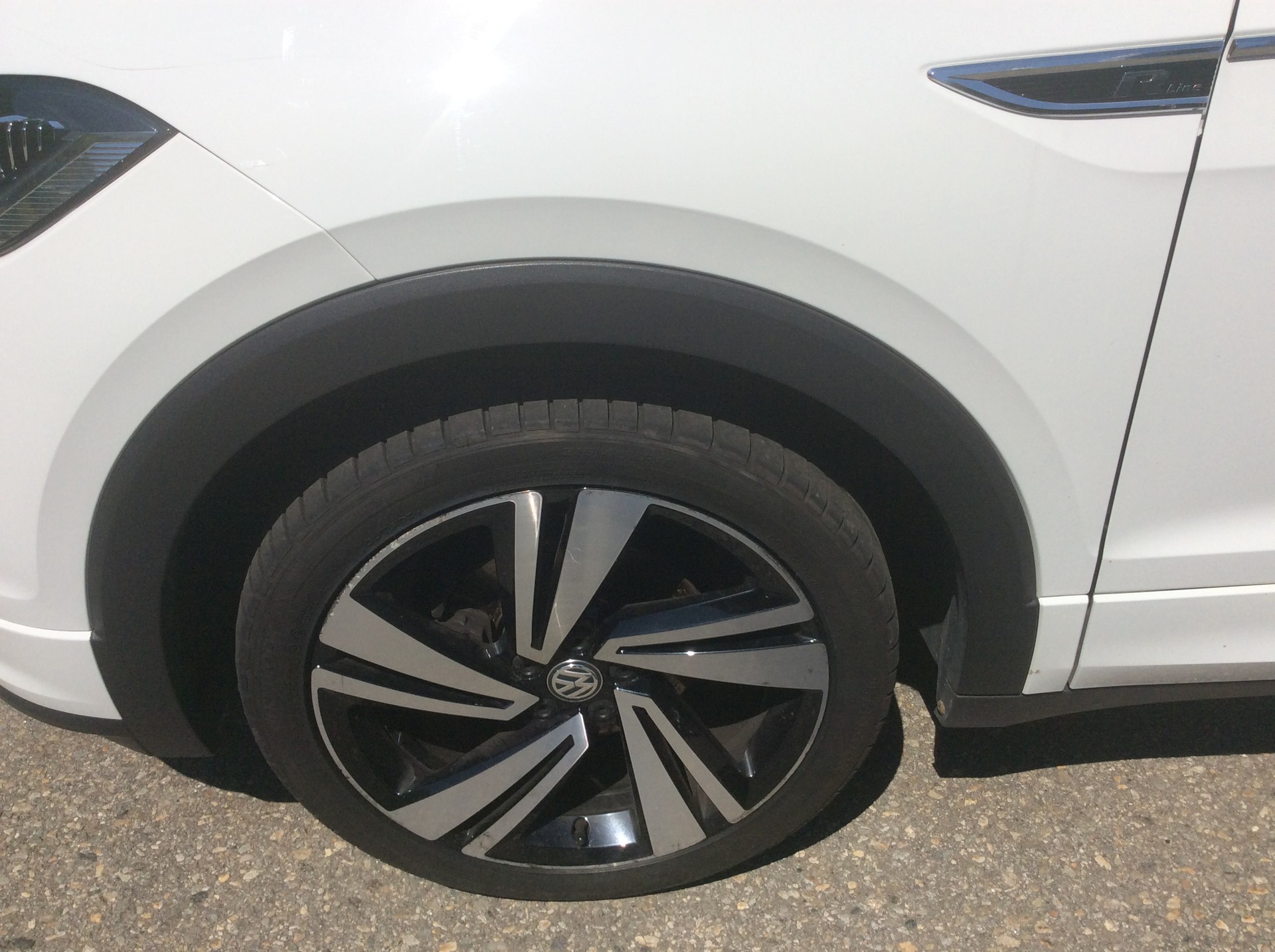 VW R-LINE-image-1