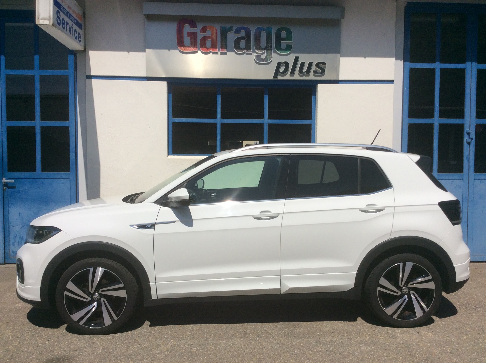 VW R-LINE-image-2