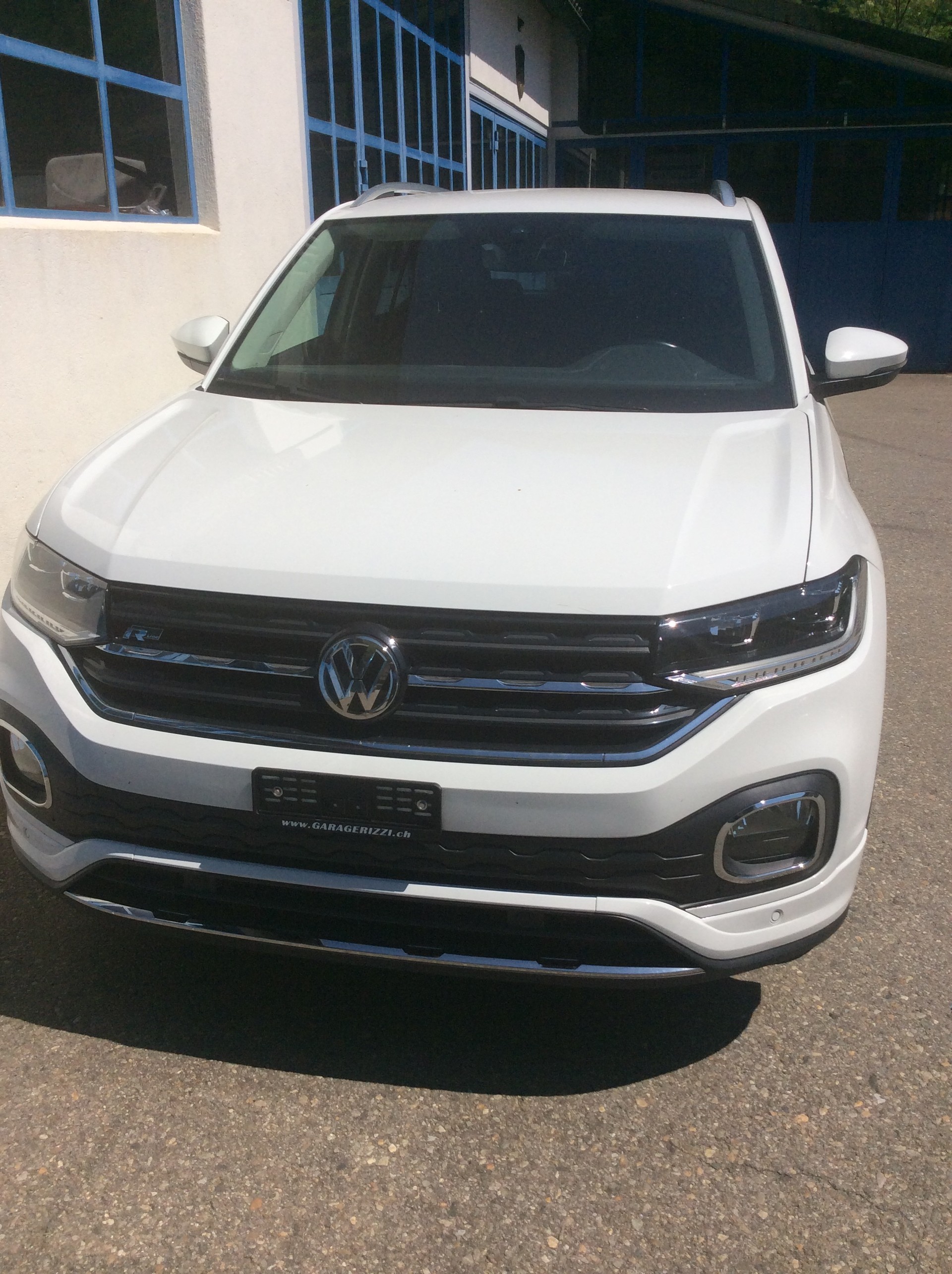 VW R-LINE-image-0