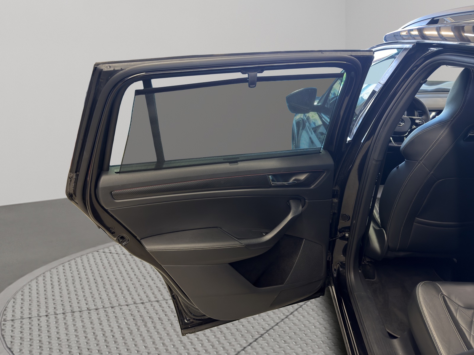 SKODA Kodiaq 2.0 TDI SCR SportLine 4x4 DSG-image-14