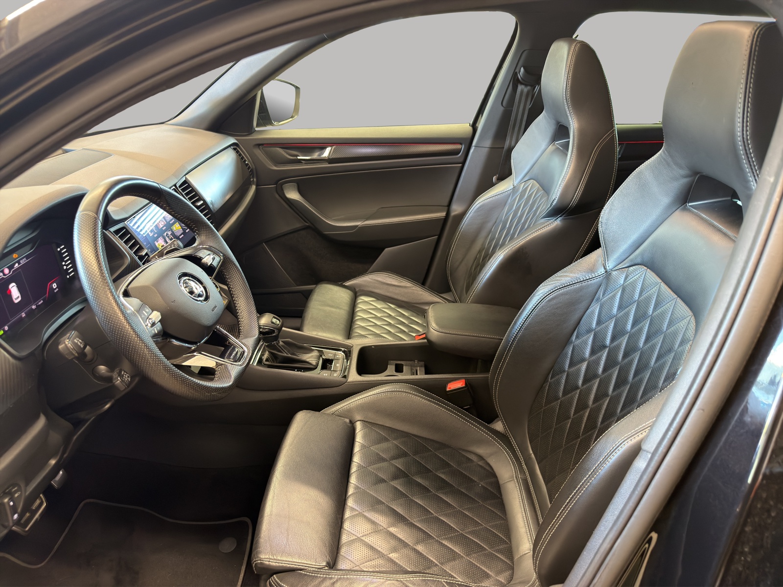 SKODA Kodiaq 2.0 TDI SCR SportLine 4x4 DSG-image-9