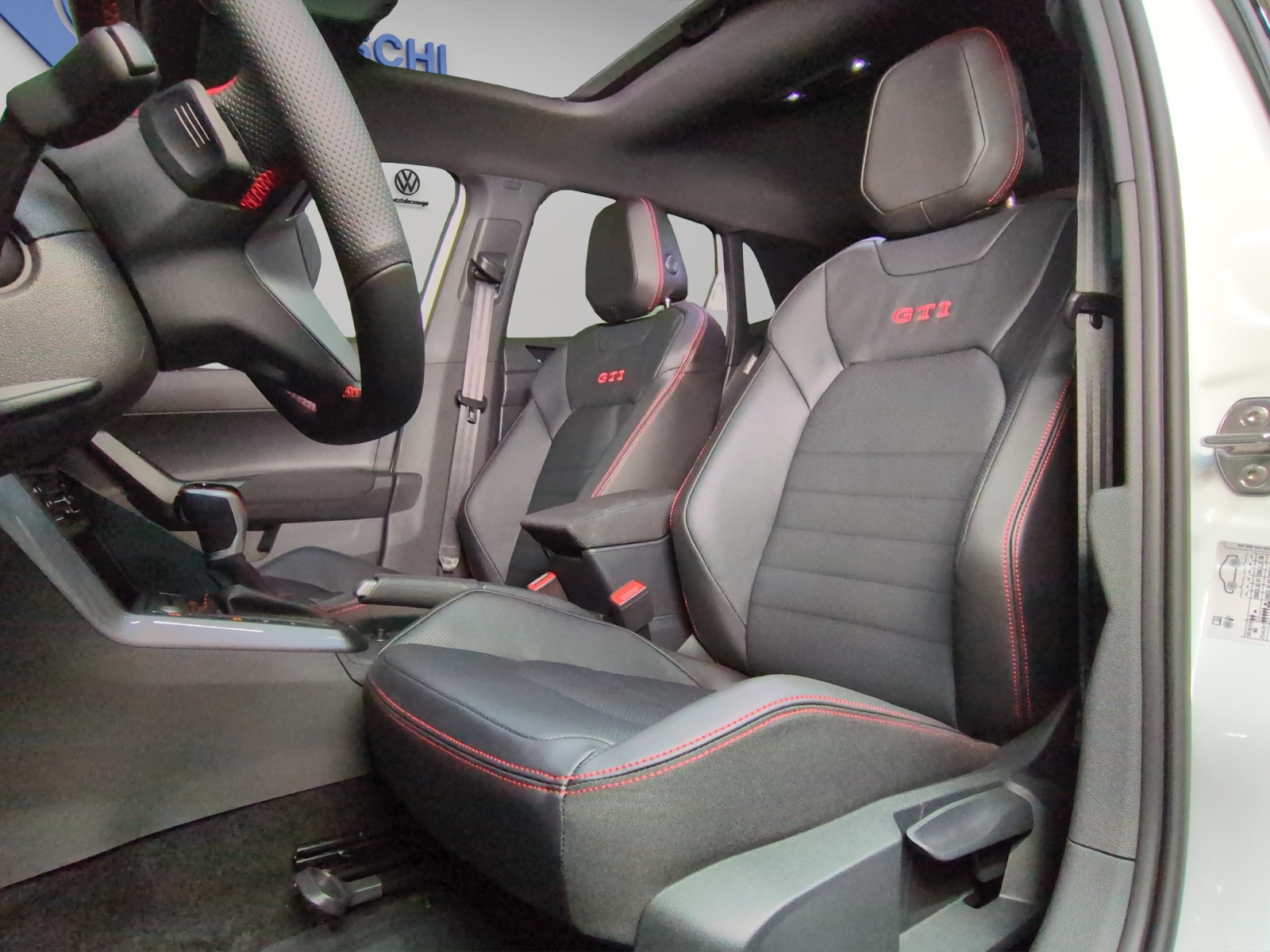VW Polo 2.0 TSI GTI DSG-image-5