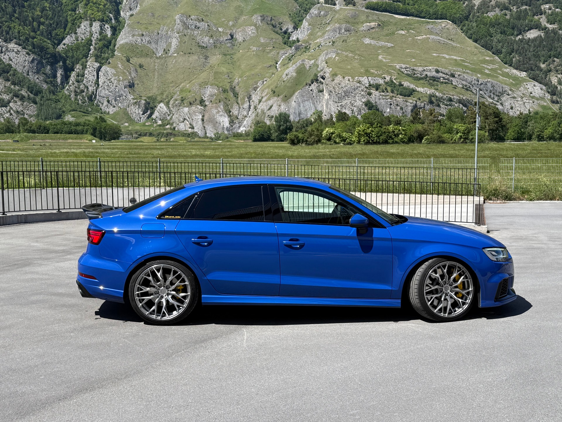 AUDI RS3 Limousine 2.5 TSI quattro S-tronic ohne OPF-image-3