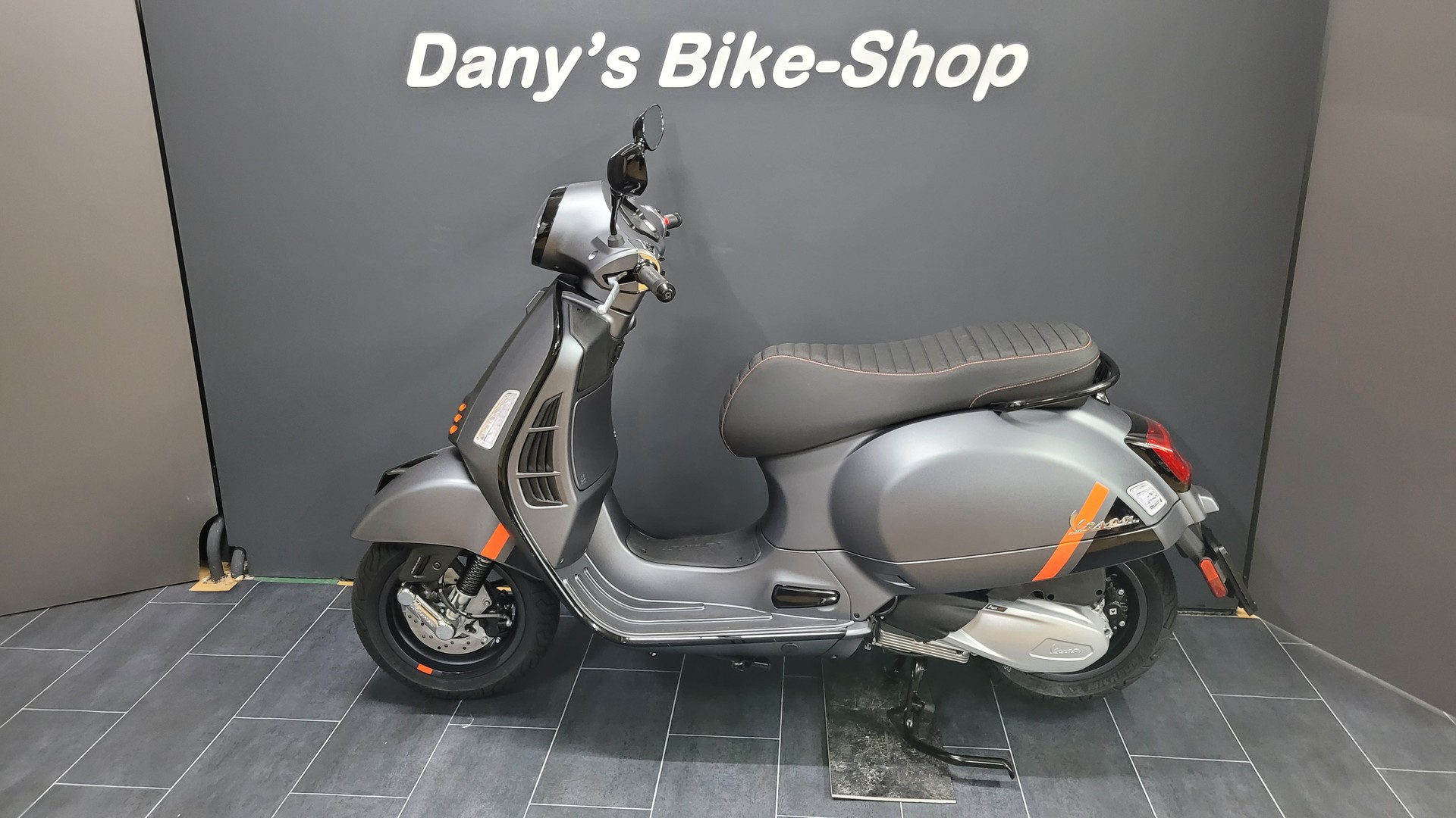 PIAGGIO Vespa GTS 125 Super Sport (4 Jahre Garantie)-showroom-element-2