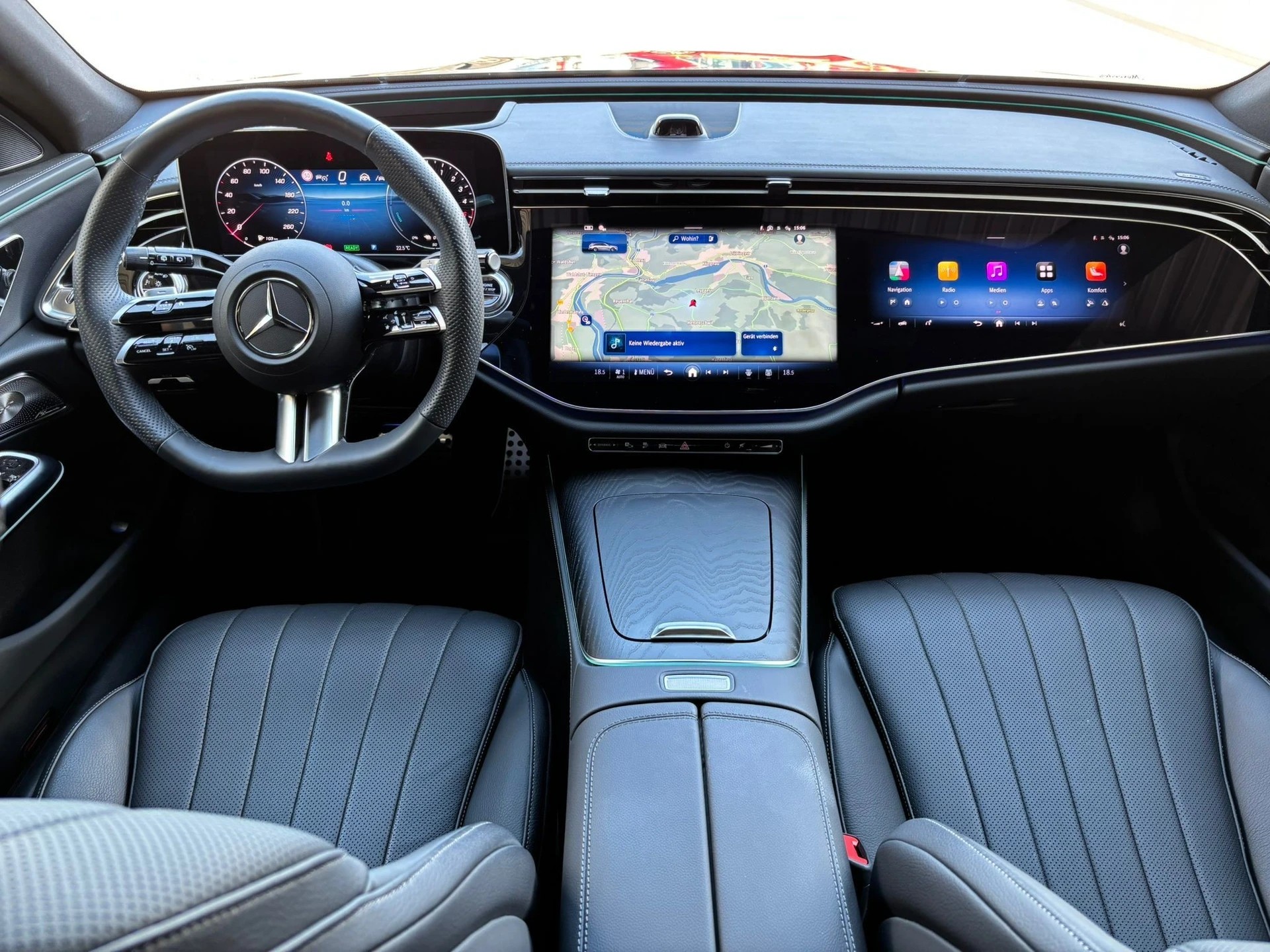 MERCEDES-BENZ E 300 de AMG Line 4matic-image-8