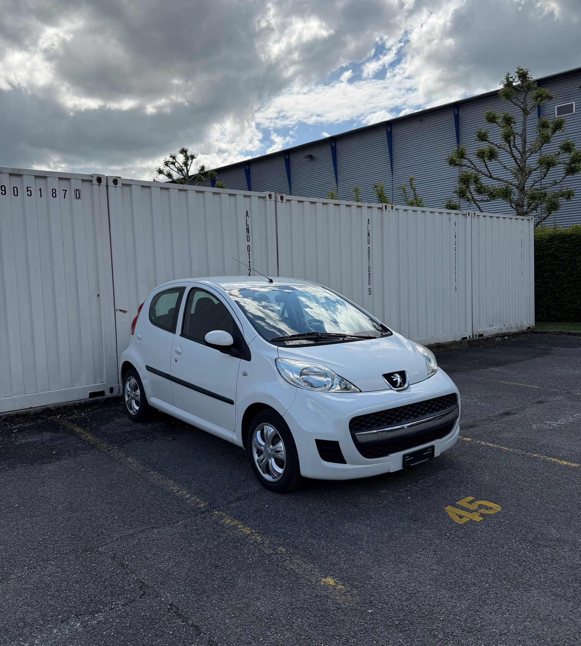 PEUGEOT 107 1.0 Swiss Edition BMP5-image-0