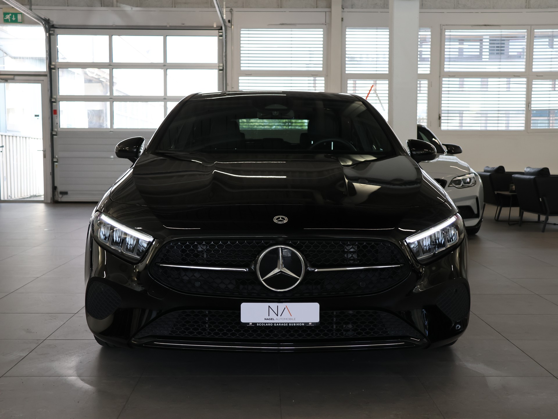 MERCEDES-BENZ A 180 7G-DCT *ALL BLACK*Kamera*Ambientebeleuchtung*-image-2