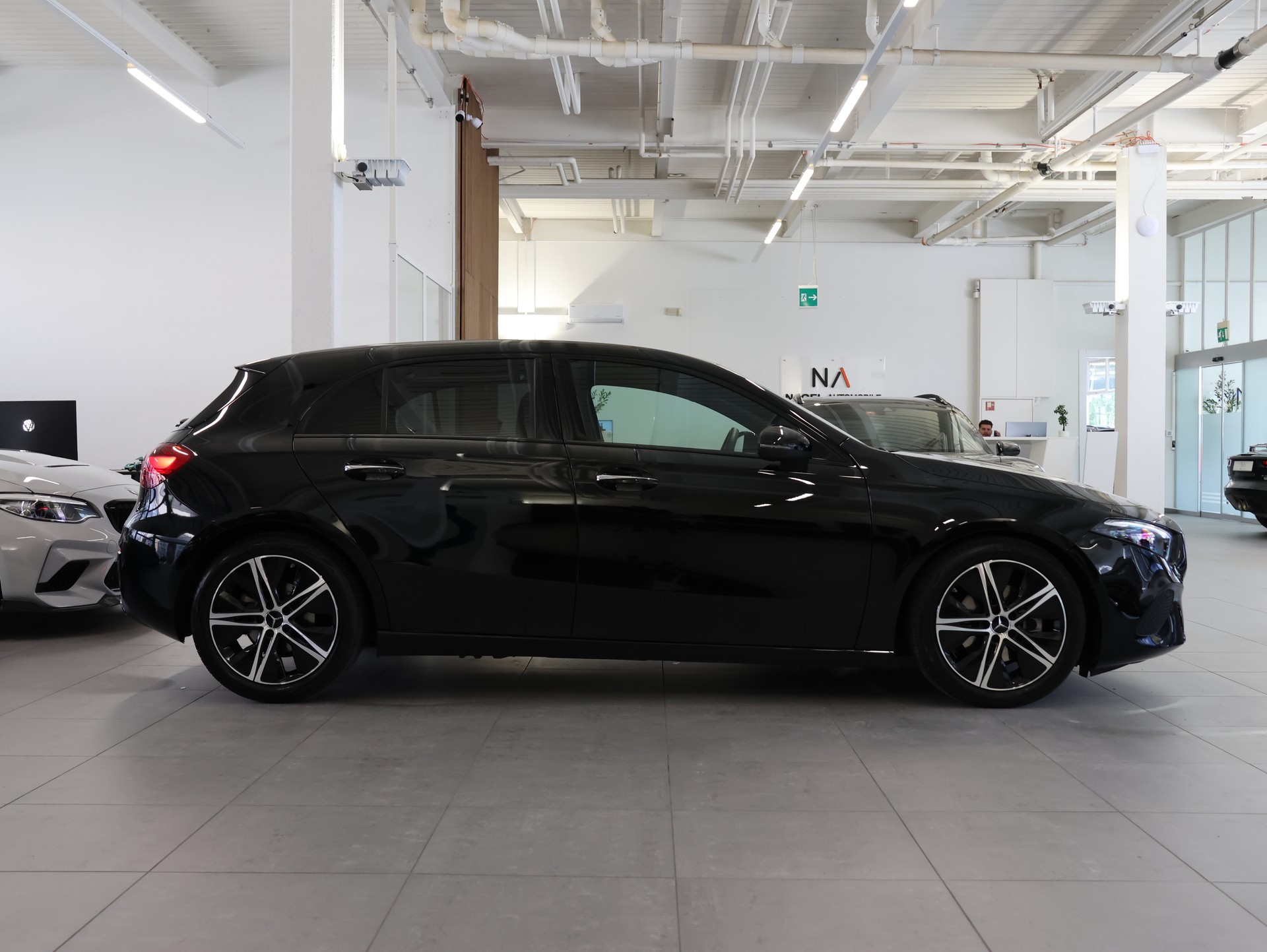 MERCEDES-BENZ A 180 7G-DCT *ALL BLACK*Kamera*Ambientebeleuchtung*-image-6