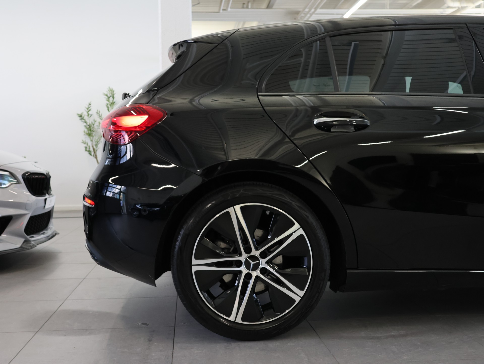 MERCEDES-BENZ A 180 7G-DCT *ALL BLACK*Kamera*Ambientebeleuchtung*-image-14