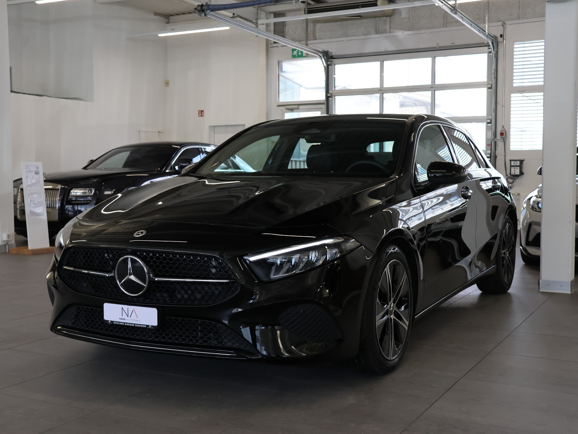 MERCEDES-BENZ A 180 7G-DCT *ALL BLACK*Kamera*Ambientebeleuchtung*-image-3