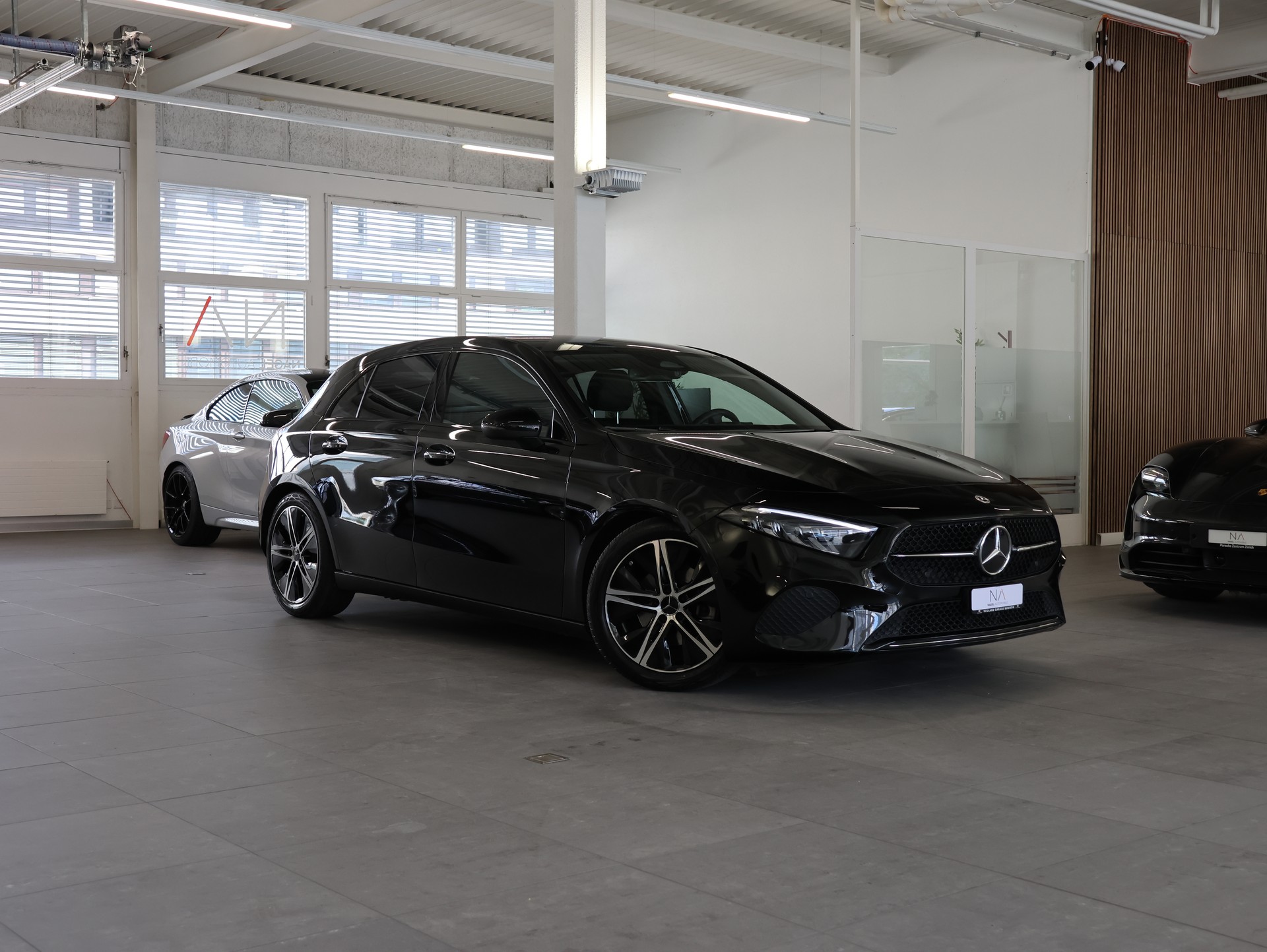 MERCEDES-BENZ A 180 7G-DCT *ALL BLACK*Kamera*Ambientebeleuchtung*
