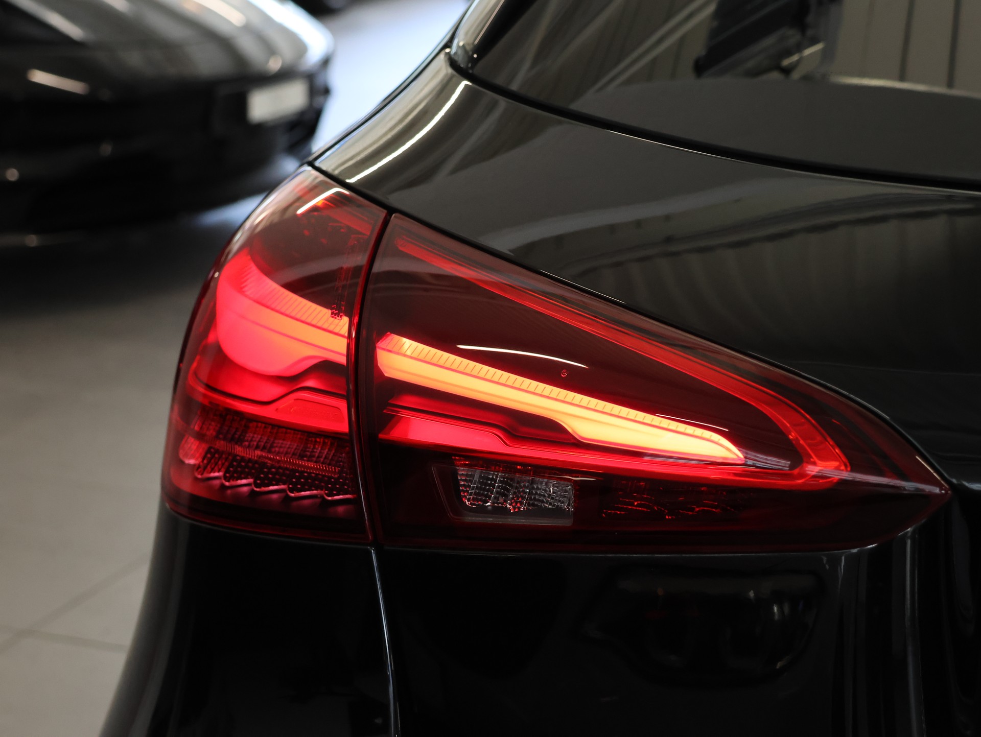 MERCEDES-BENZ A 180 7G-DCT *ALL BLACK*Kamera*Ambientebeleuchtung*-image-13