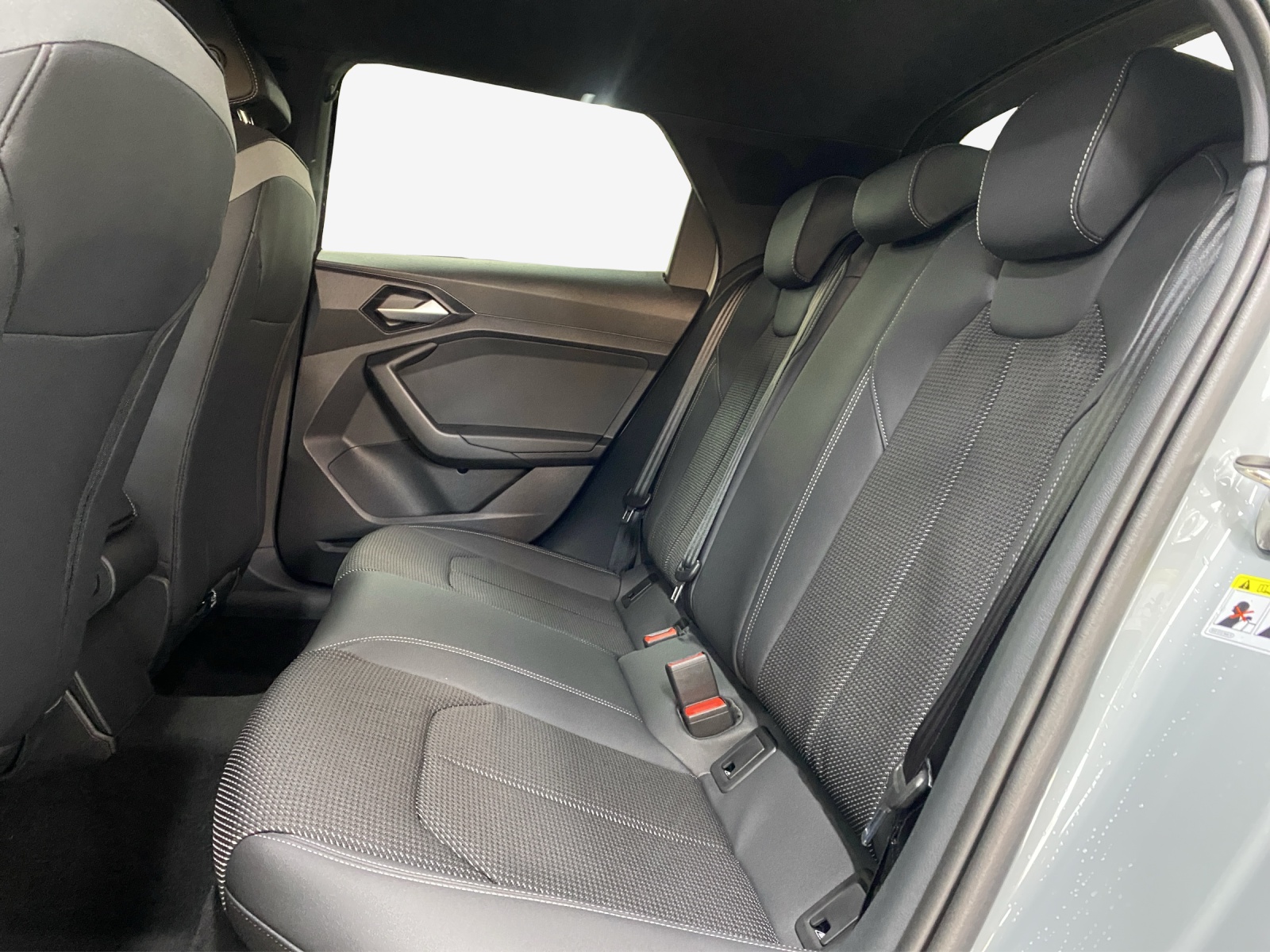 AUDI A1 Sportback 30 TFSI S Line S-tronic-image-11