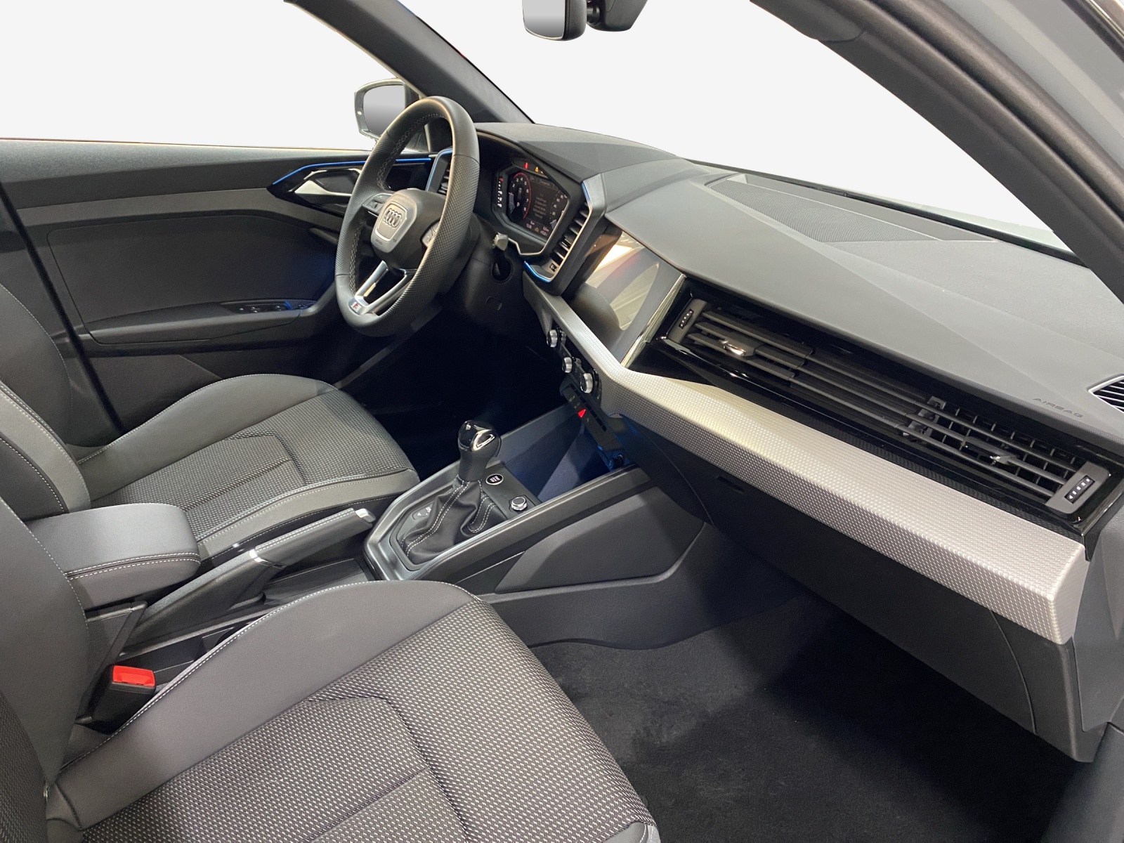 AUDI A1 Sportback 30 TFSI S Line S-tronic-image-13