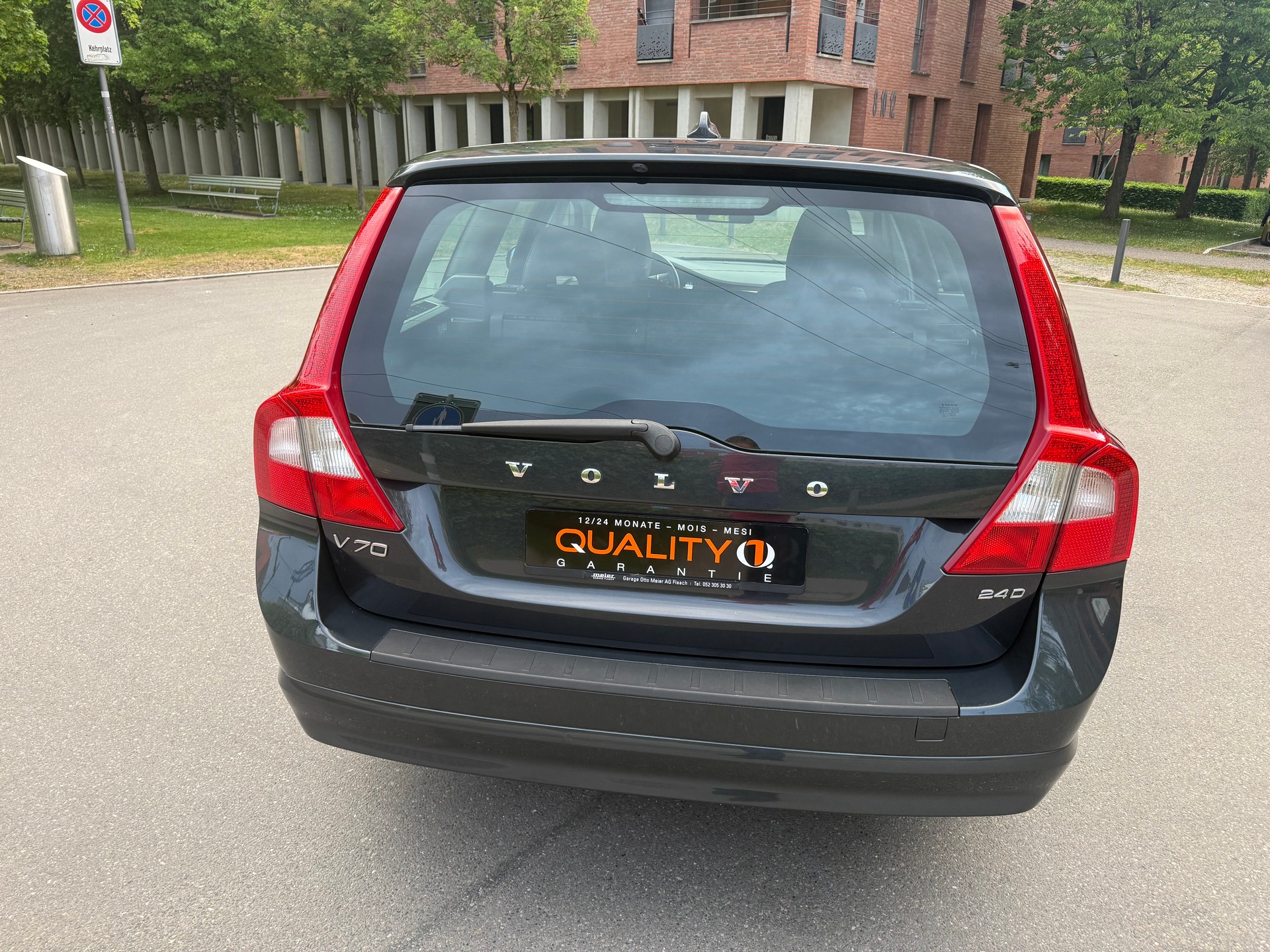 VOLVO V70 2.4D Momentum Geartronic-image-11