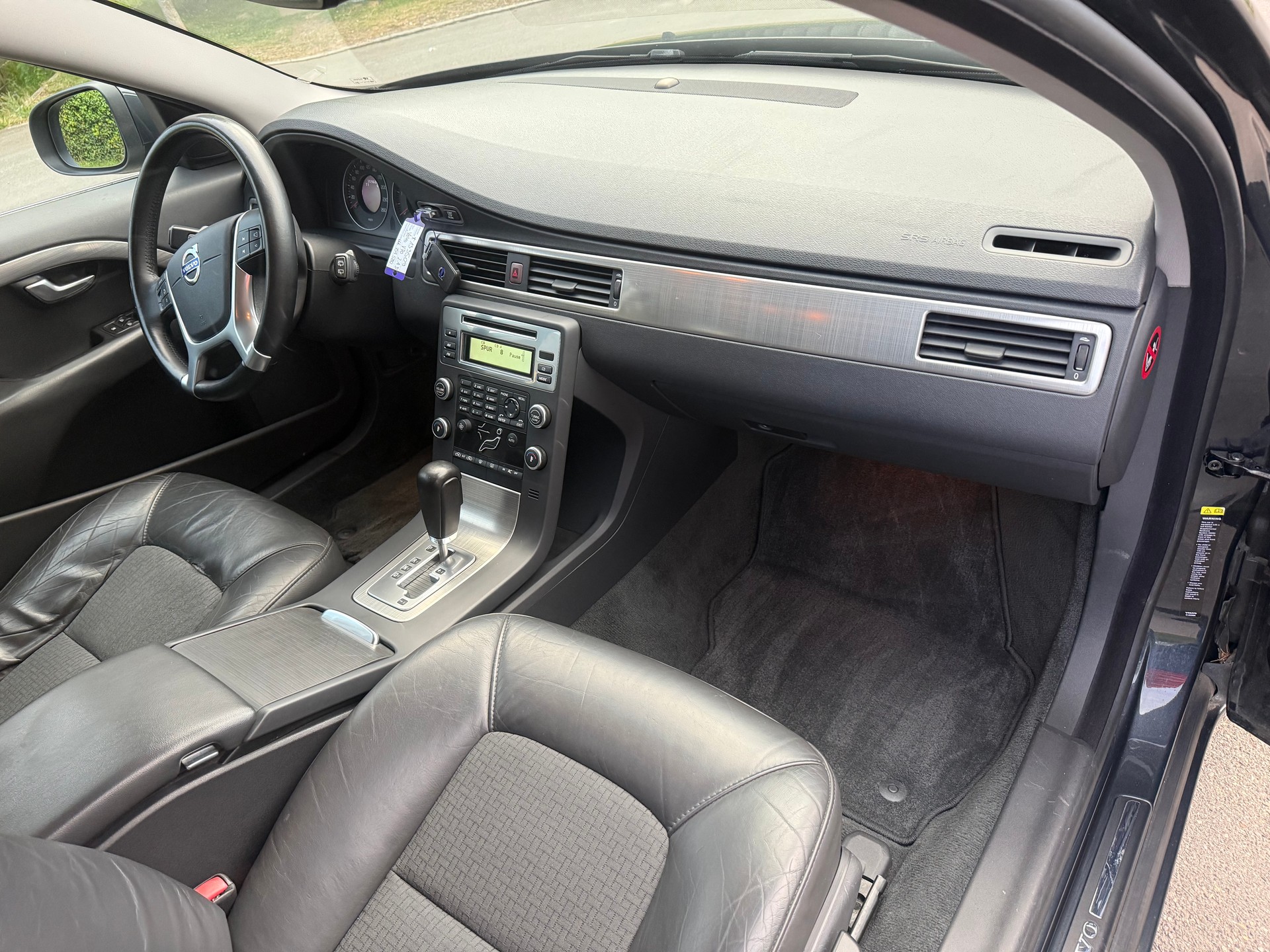 VOLVO V70 2.4D Momentum Geartronic-image-20
