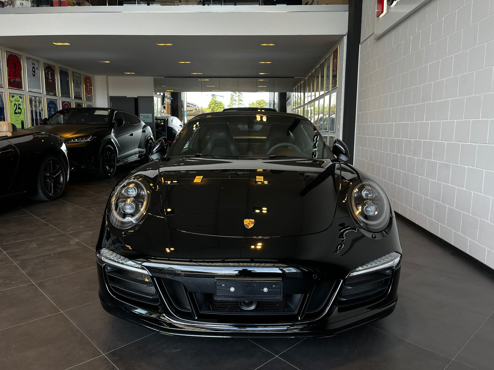 PORSCHE 911 Targa 4 GTS PDK-showroom-element-3