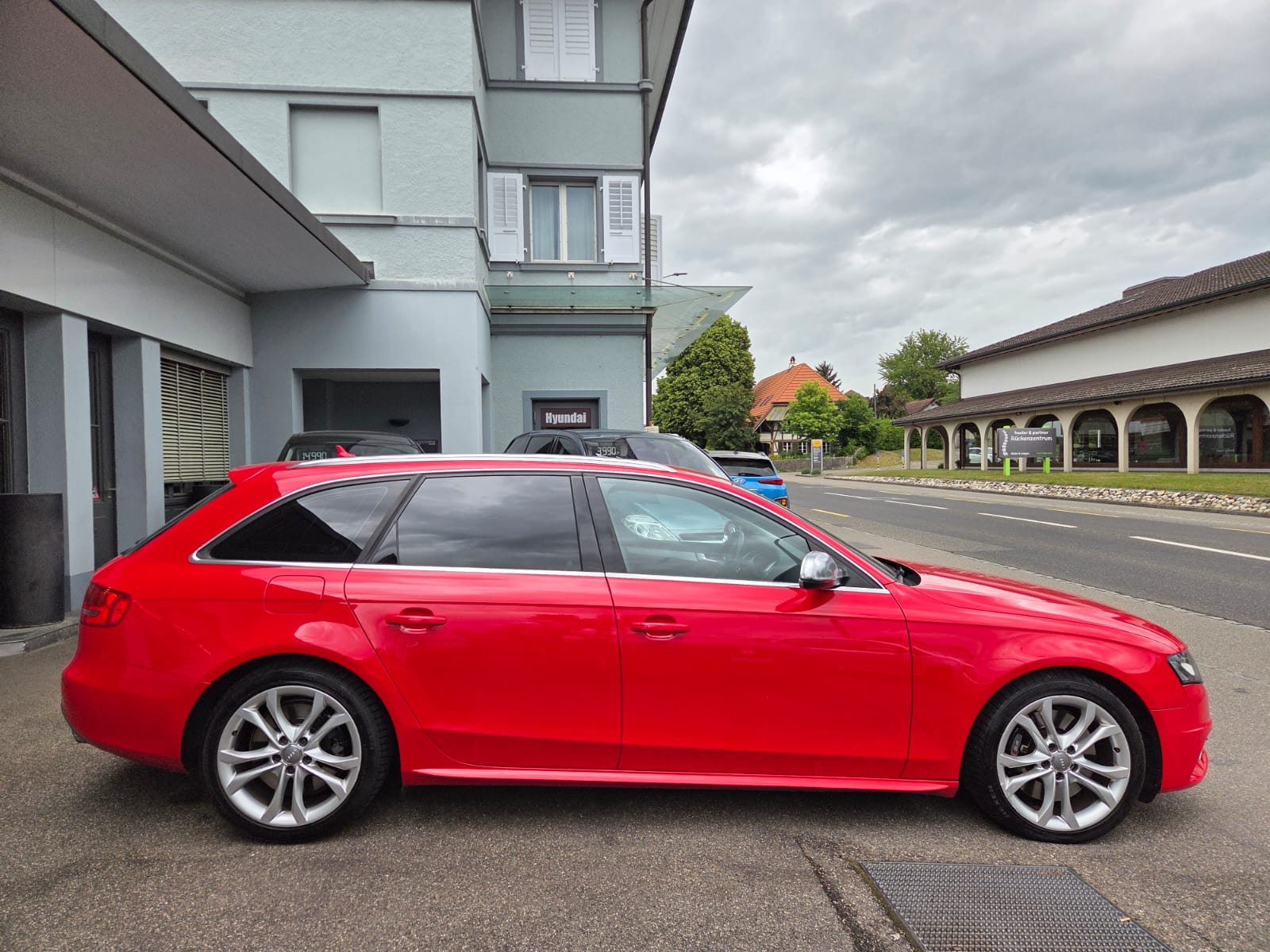 AUDI S4 Avant 3.0 TFSI quattro S-tronic-image-5