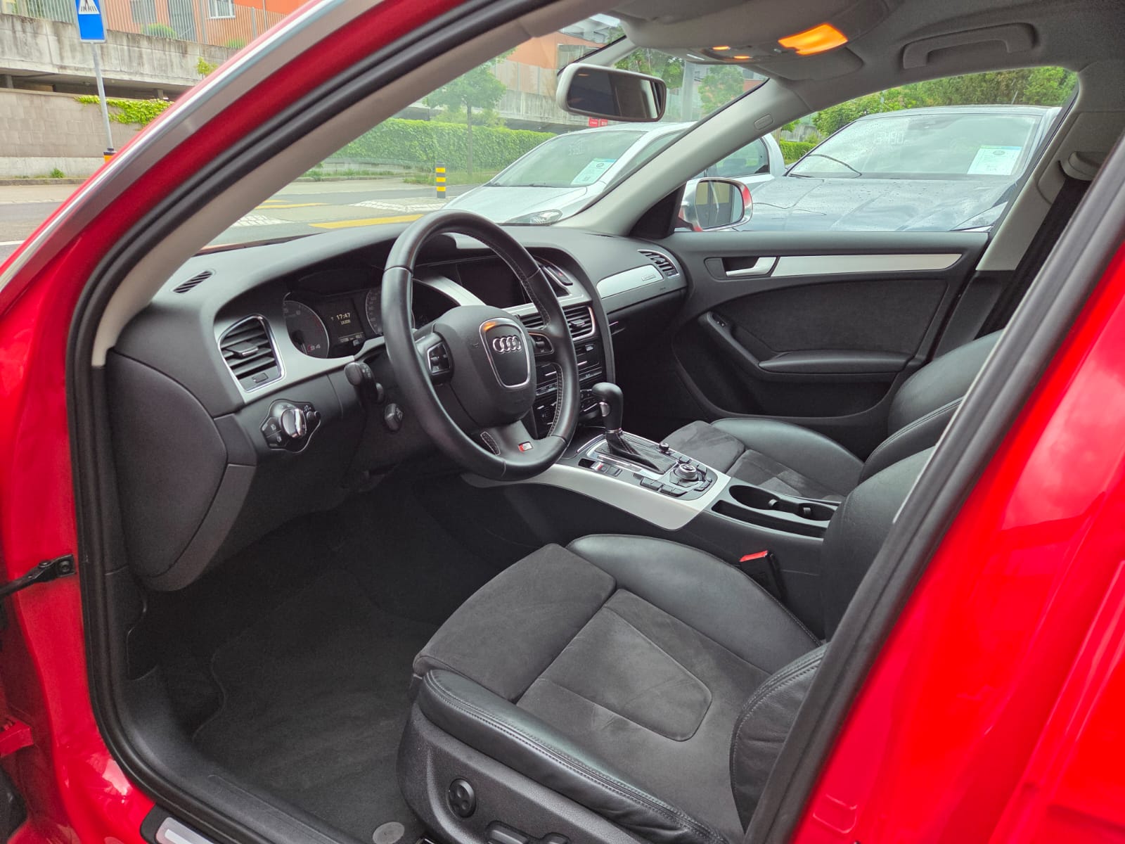 AUDI S4 Avant 3.0 TFSI quattro S-tronic-image-8
