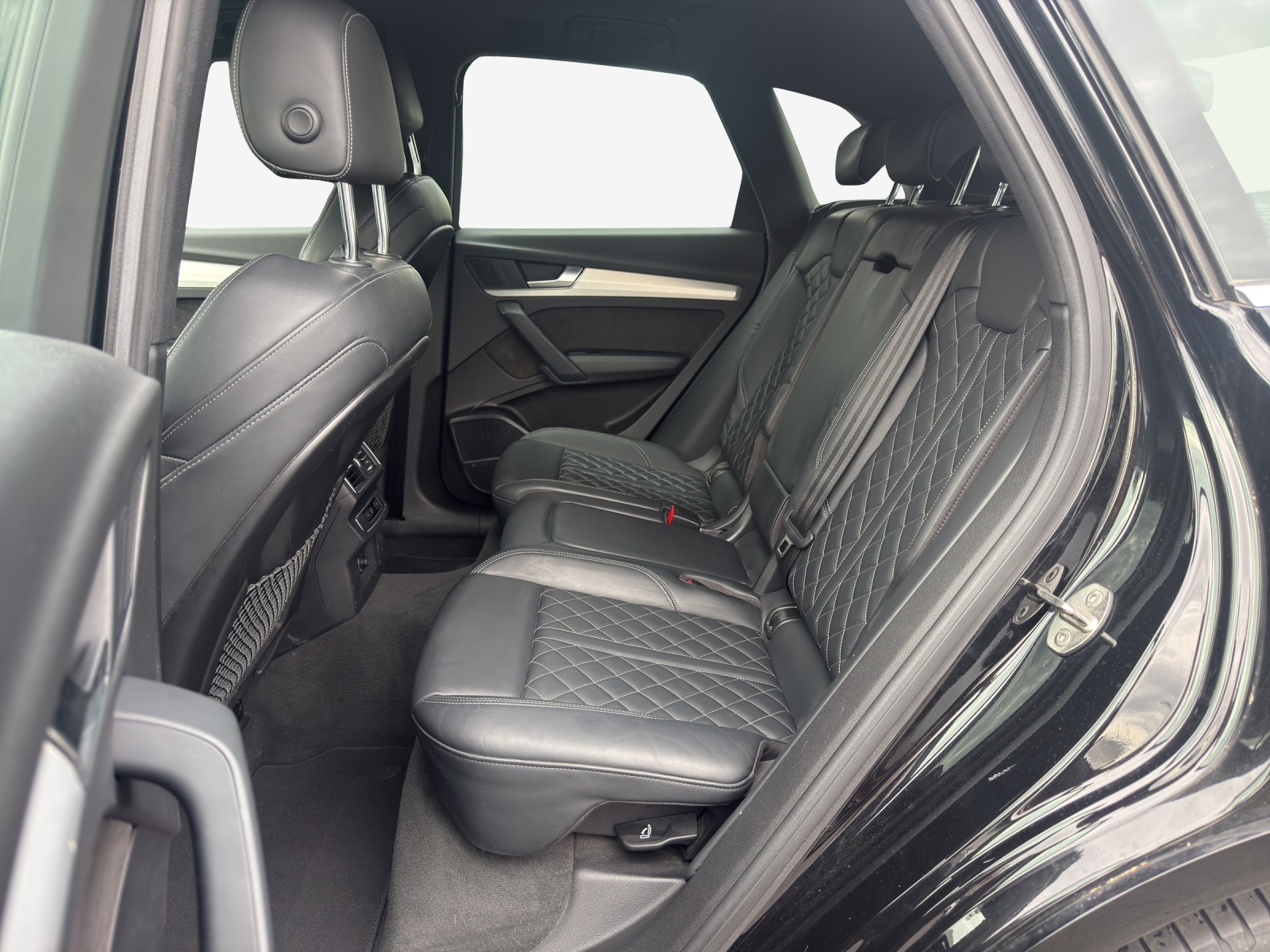 AUDI Q5 55 TFSI e sport quattro-image-12