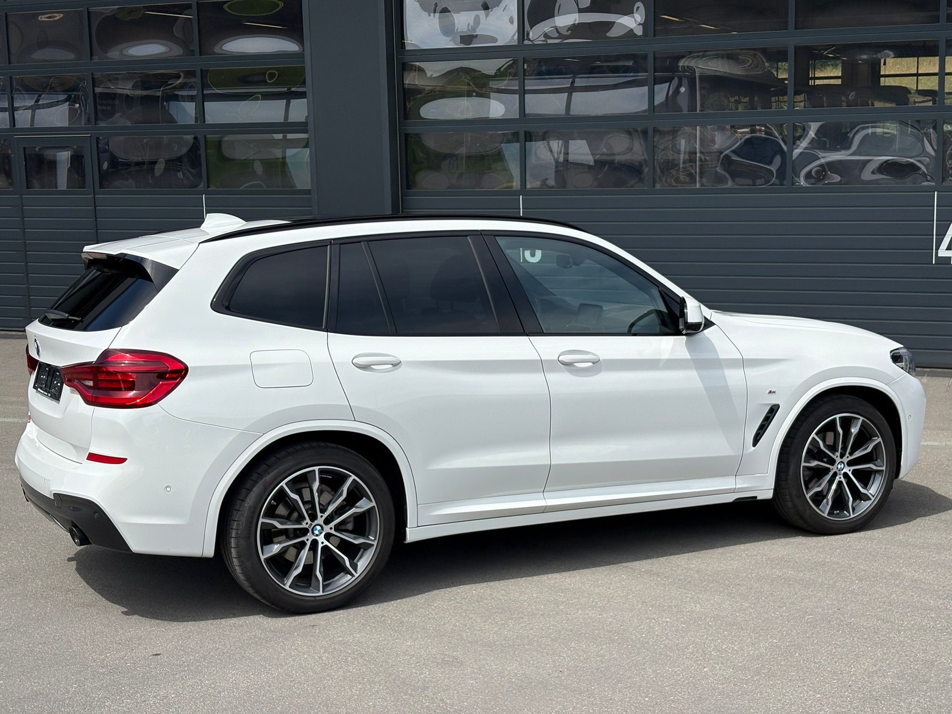 BMW X3 xDrive 20d Individual M Sport | Panorama | Head-Up | 360° Kamera | CH-Fahrzeug-image-5