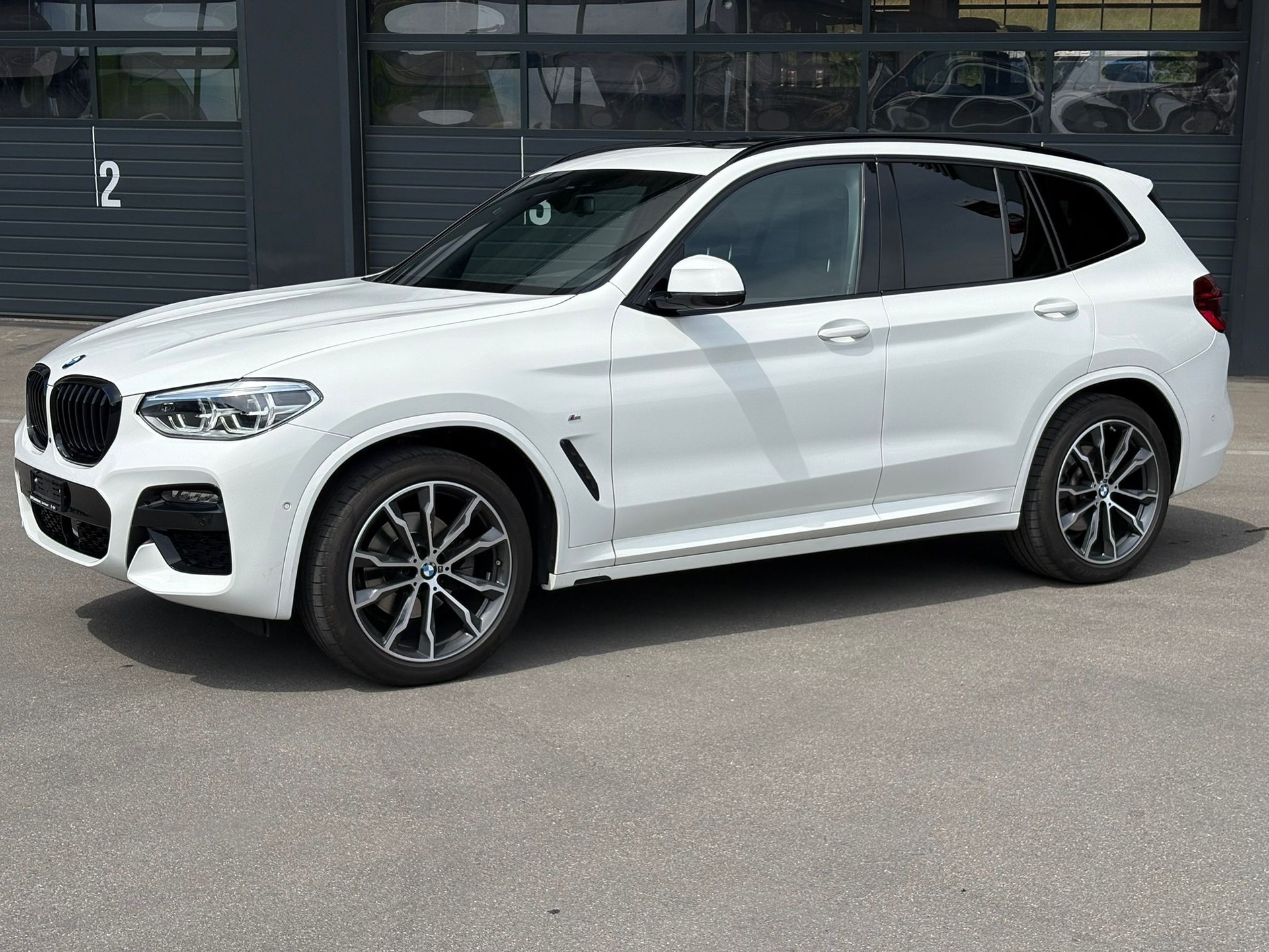 BMW X3 xDrive 20d Individual M Sport | Panorama | Head-Up | 360° Kamera | CH-Fahrzeug-image-4