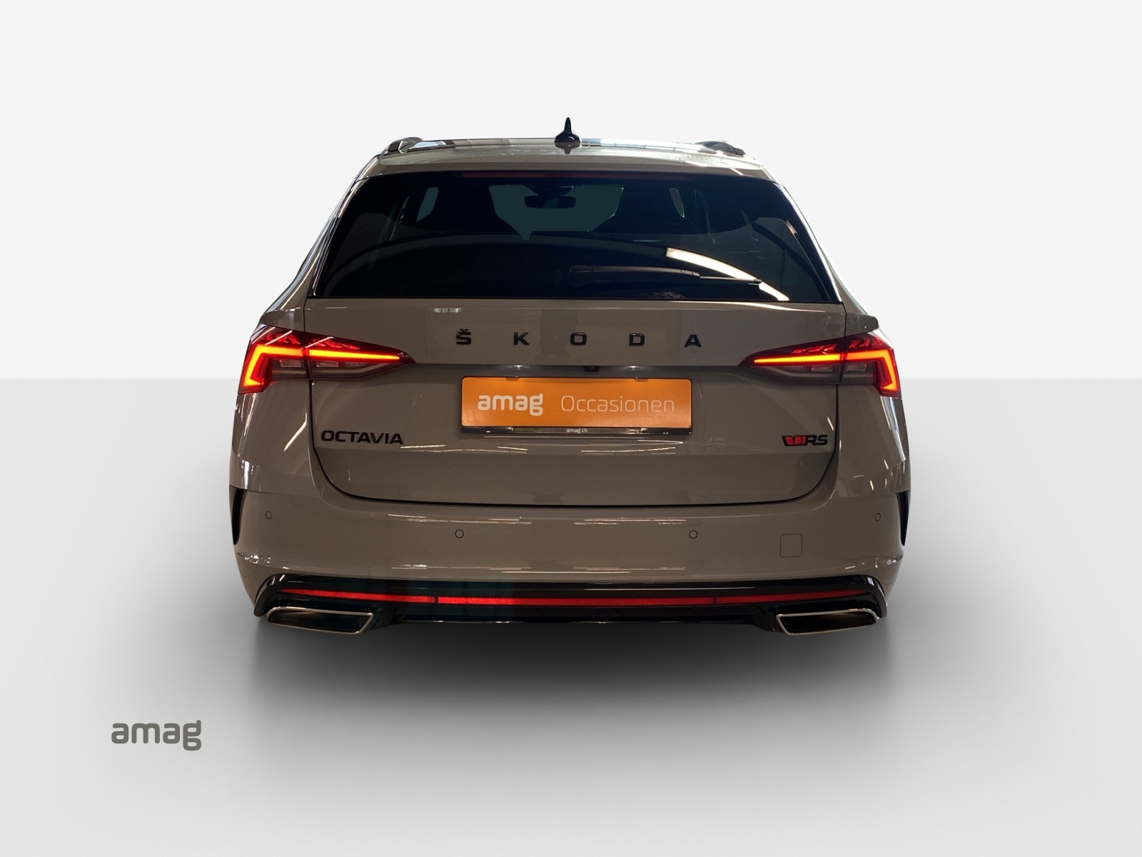 SKODA Octavia Combi 2.0 TSI DSG RS-image-3