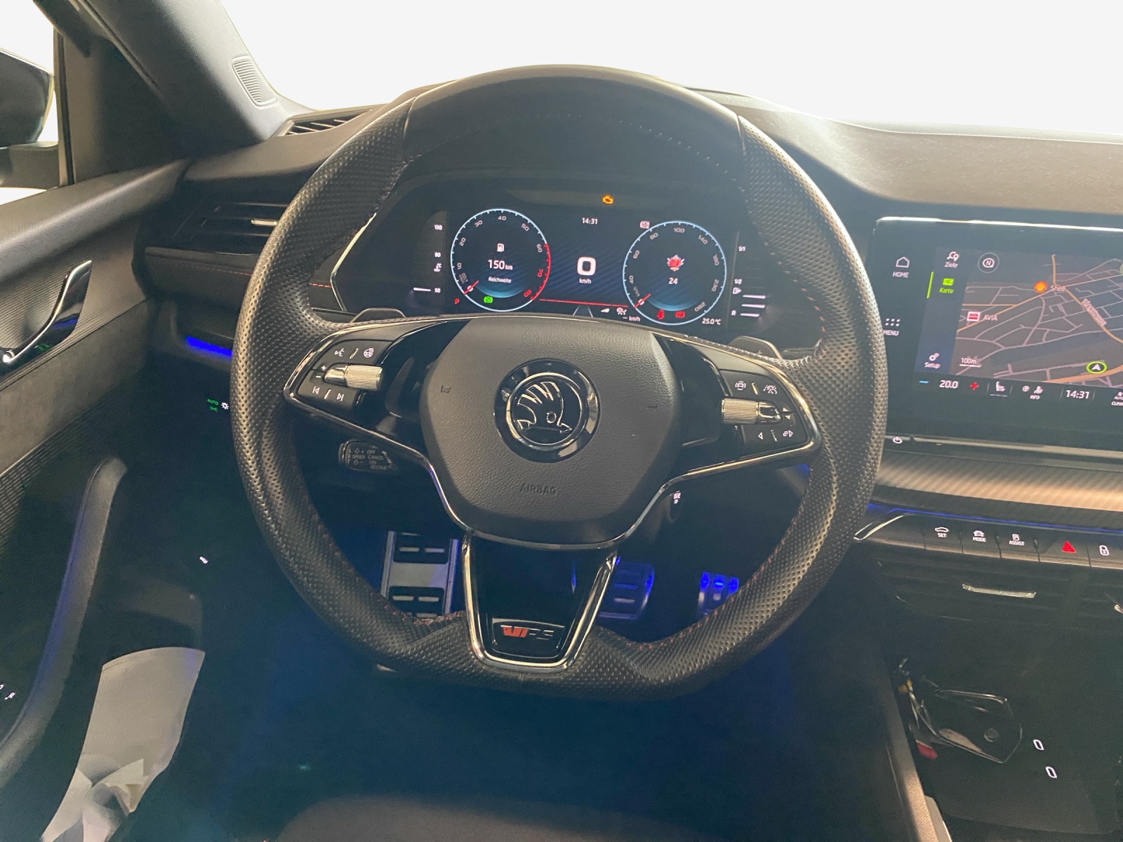 SKODA Octavia Combi 2.0 TSI DSG RS-image-9