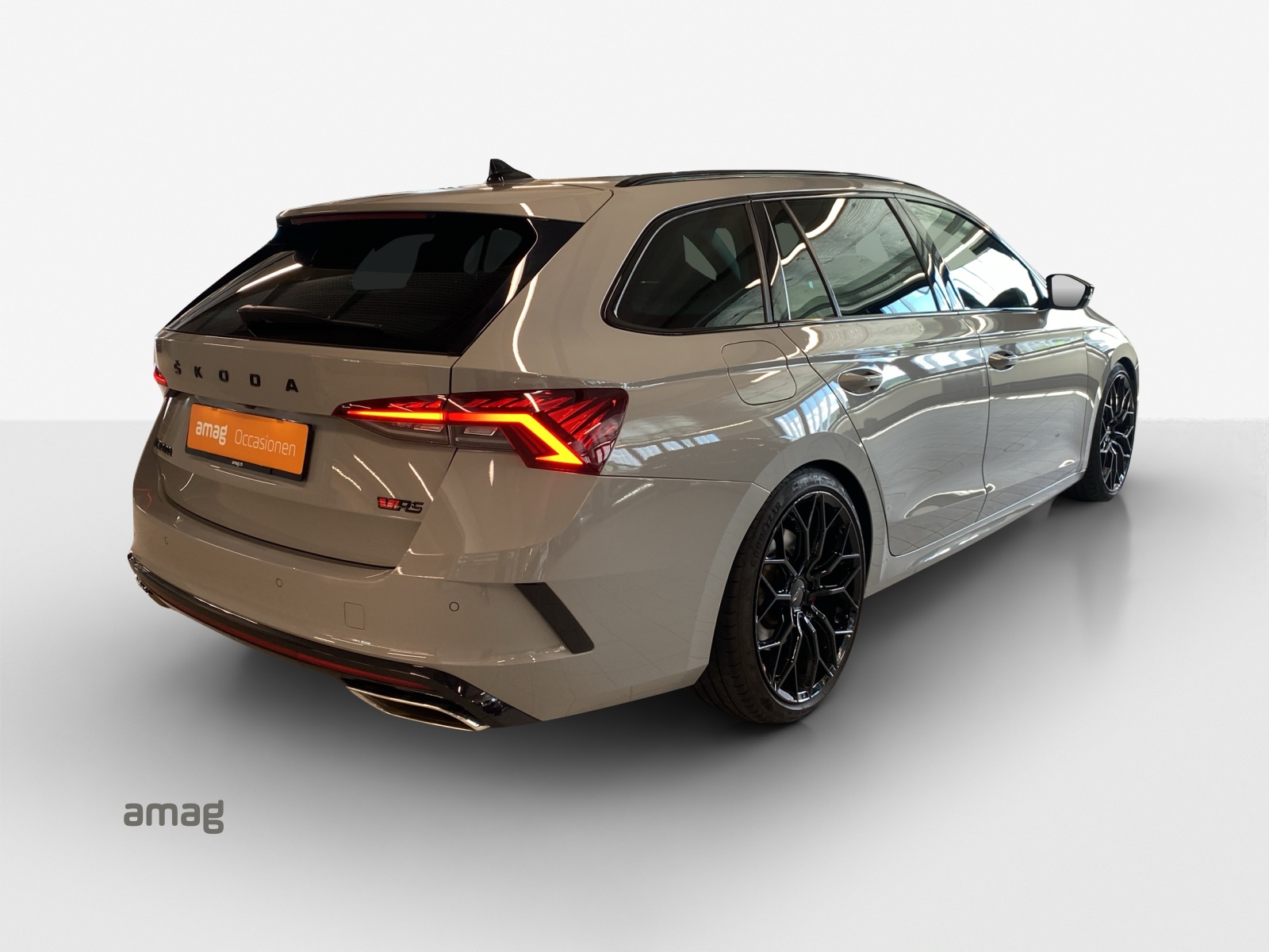 SKODA Octavia Combi 2.0 TSI DSG RS-image-4