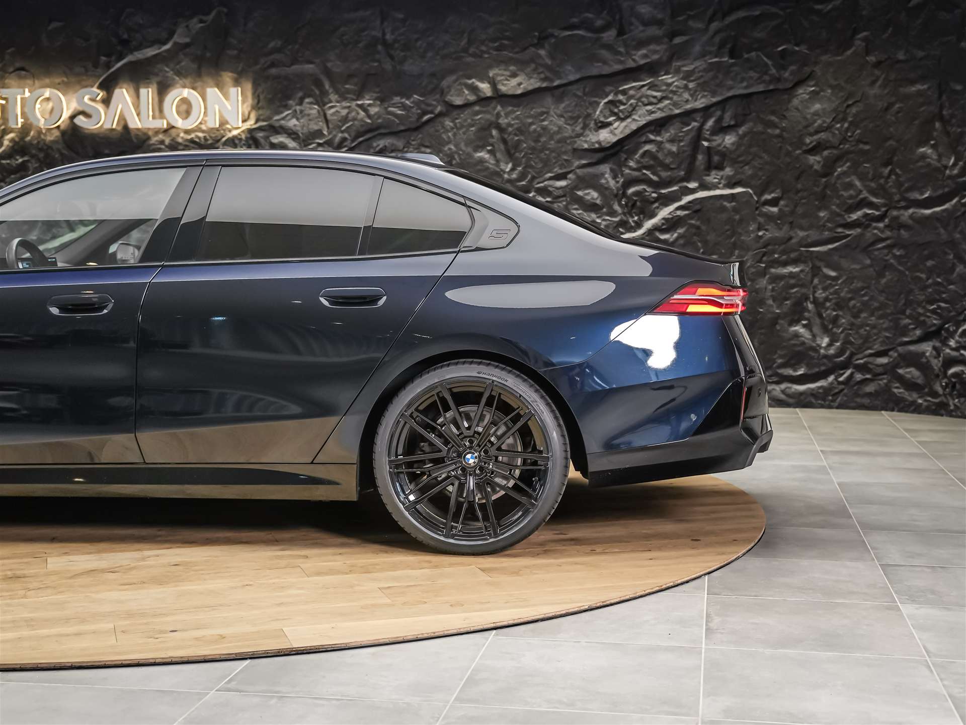 BMW 520i M Sport Steptronic *Werksgarantie*El. Sitze mit Memory*Abstandsregler*Sitzheizung*-image-16