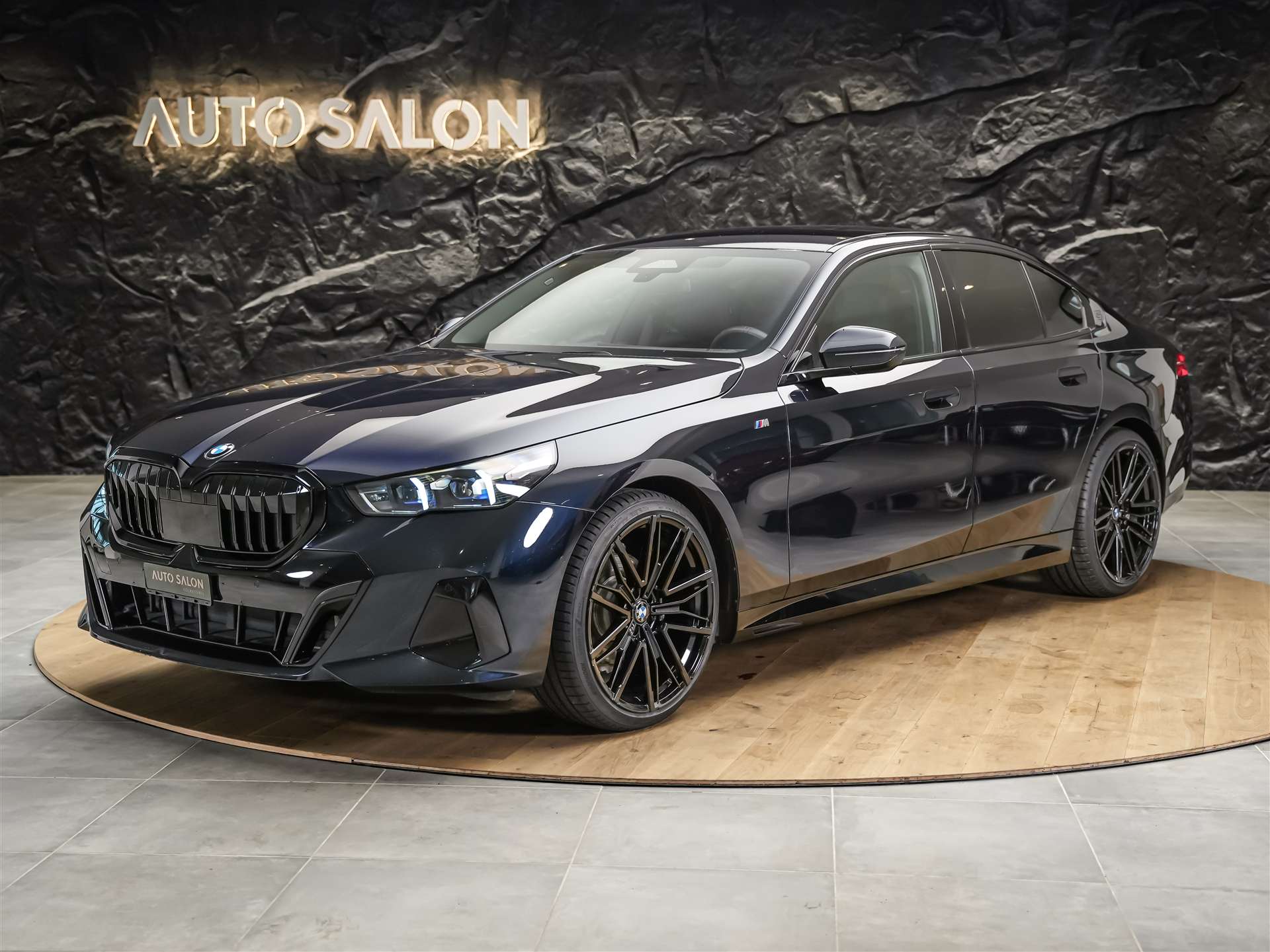 BMW 520i M Sport Steptronic *Werksgarantie*El. Sitze mit Memory*Abstandsregler*Sitzheizung*-image-0