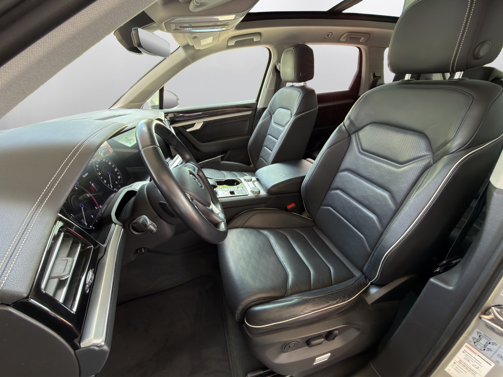 VW Touareg 3.0 TDI Elegance Tiptronic-image-7