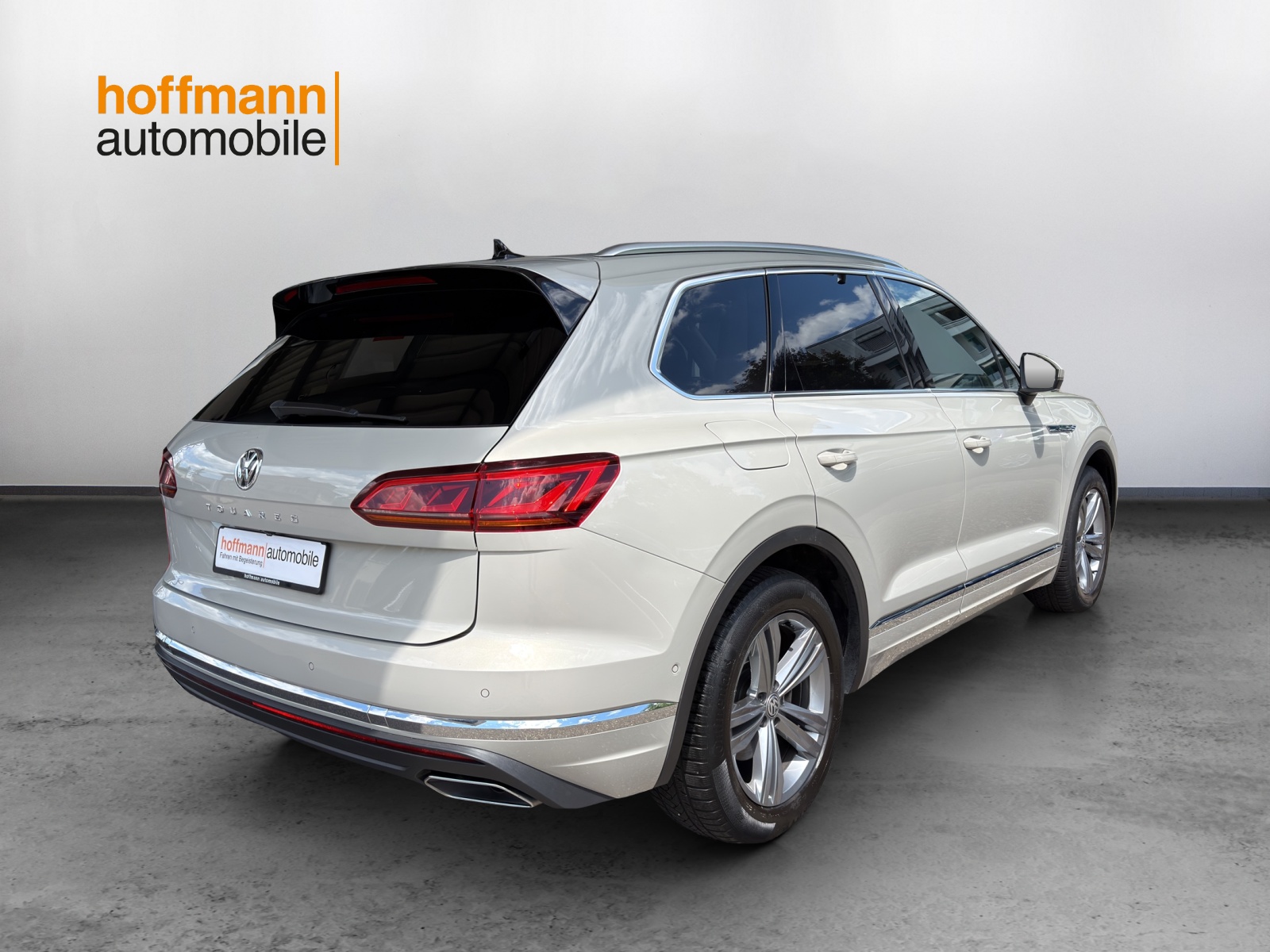 VW Touareg 3.0 TDI Elegance Tiptronic-image-4