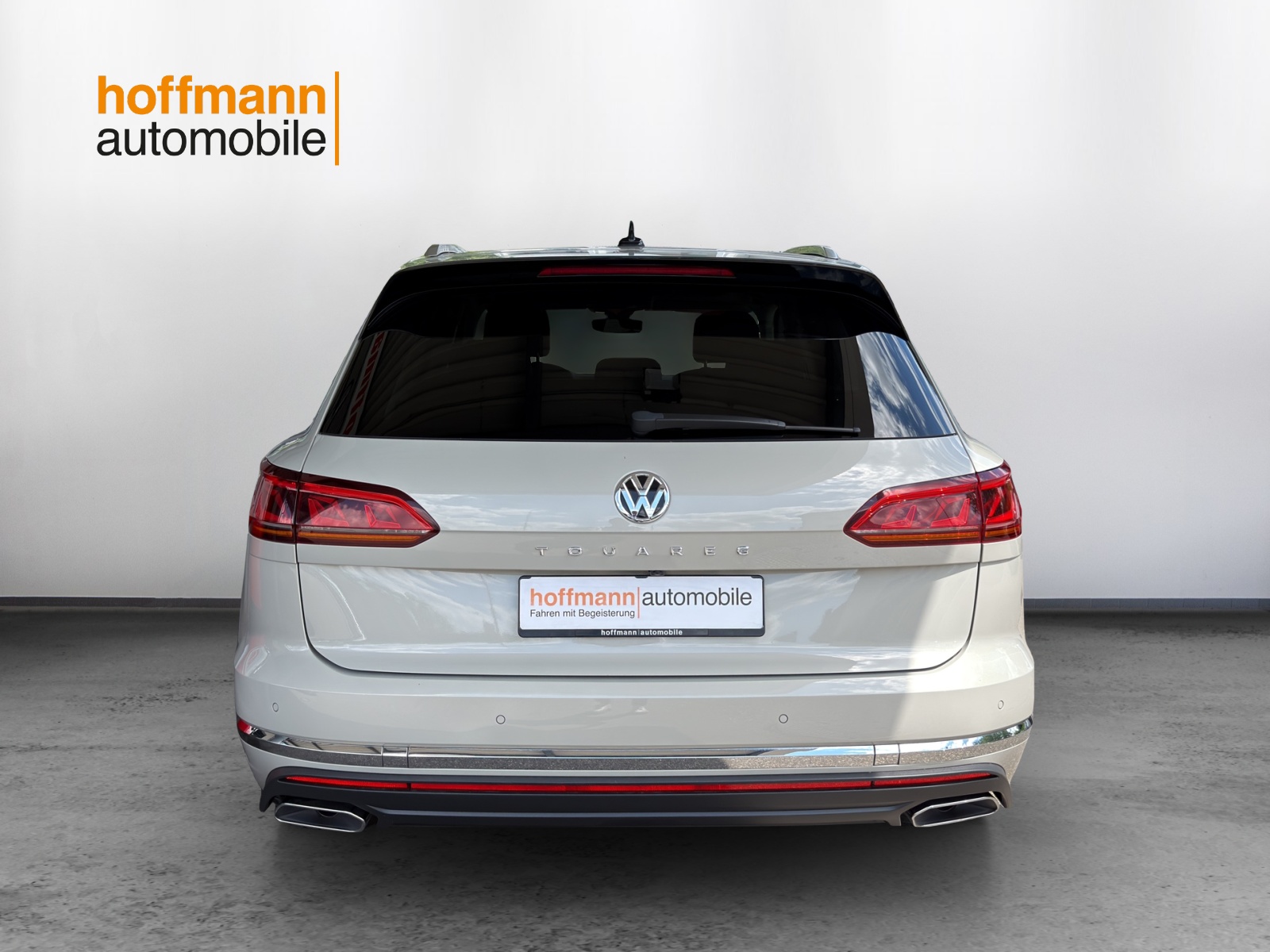 VW Touareg 3.0 TDI Elegance Tiptronic-image-3