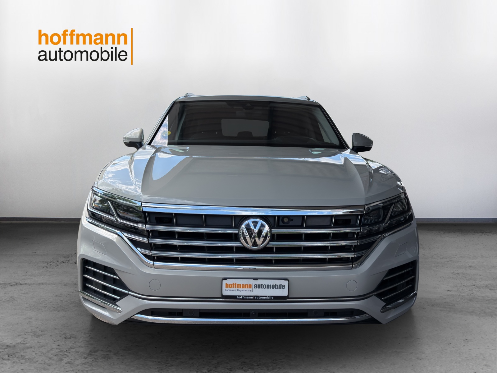 VW Touareg 3.0 TDI Elegance Tiptronic-image-1