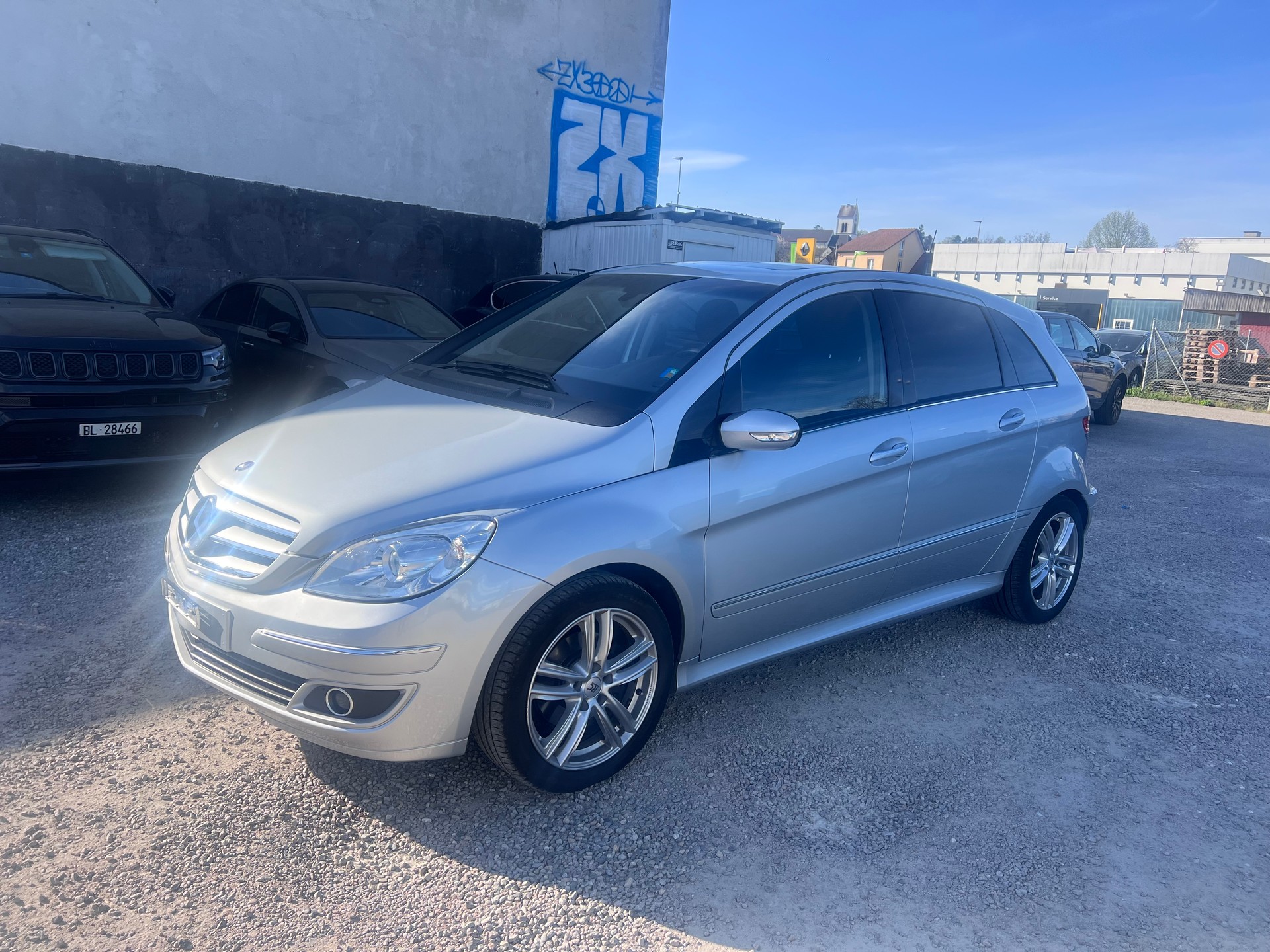 MERCEDES-BENZ B 200-image-2