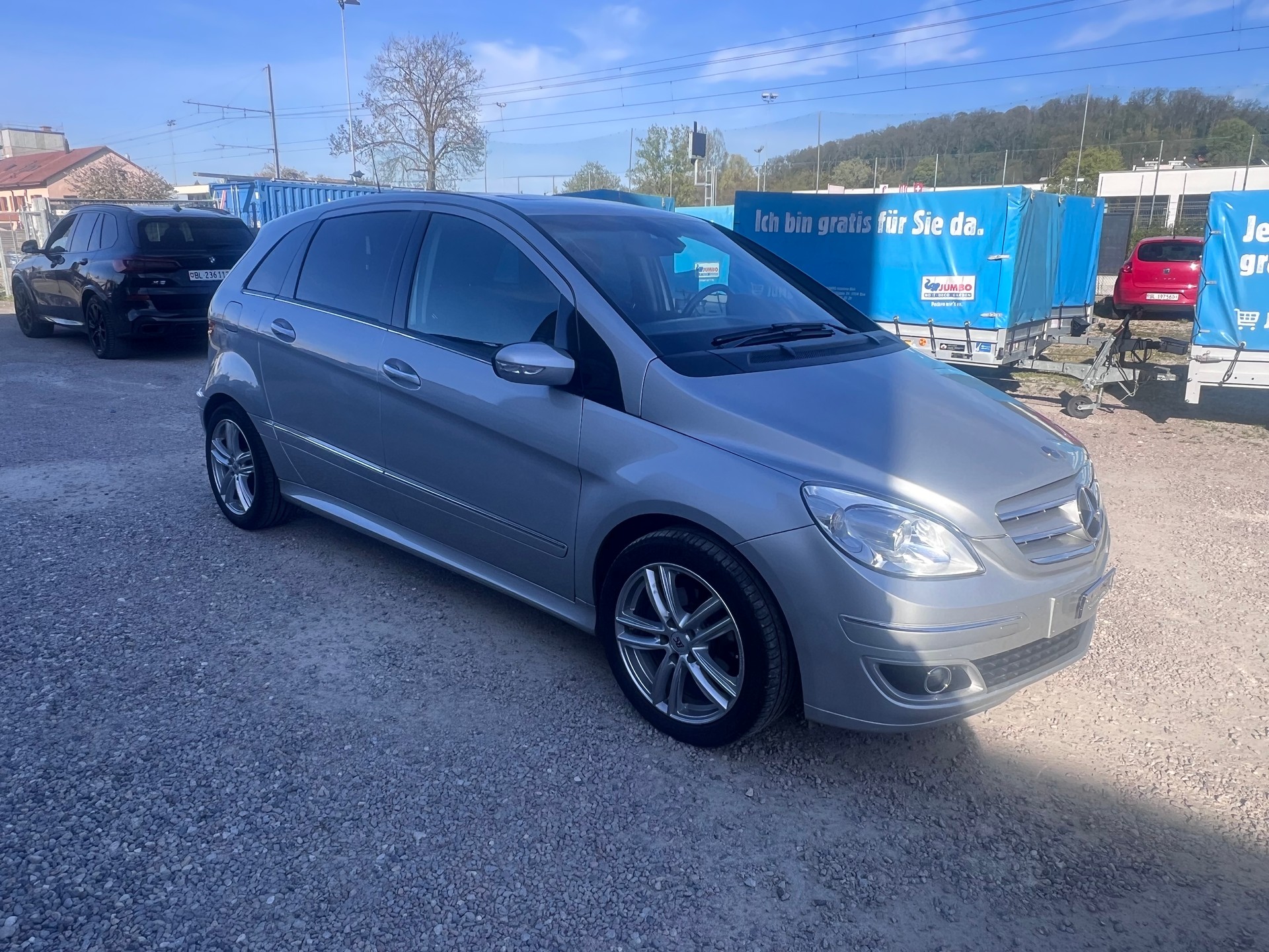 MERCEDES-BENZ B 200-image-1