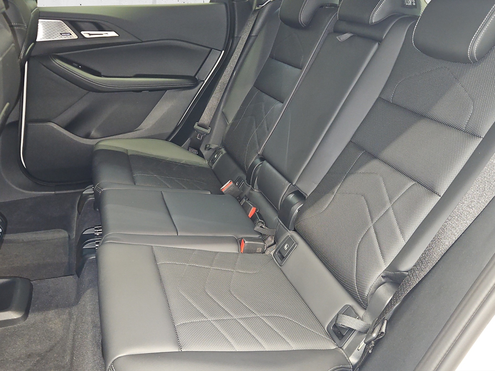 BMW 223d xDrive Active Tourer M Sport-image-10