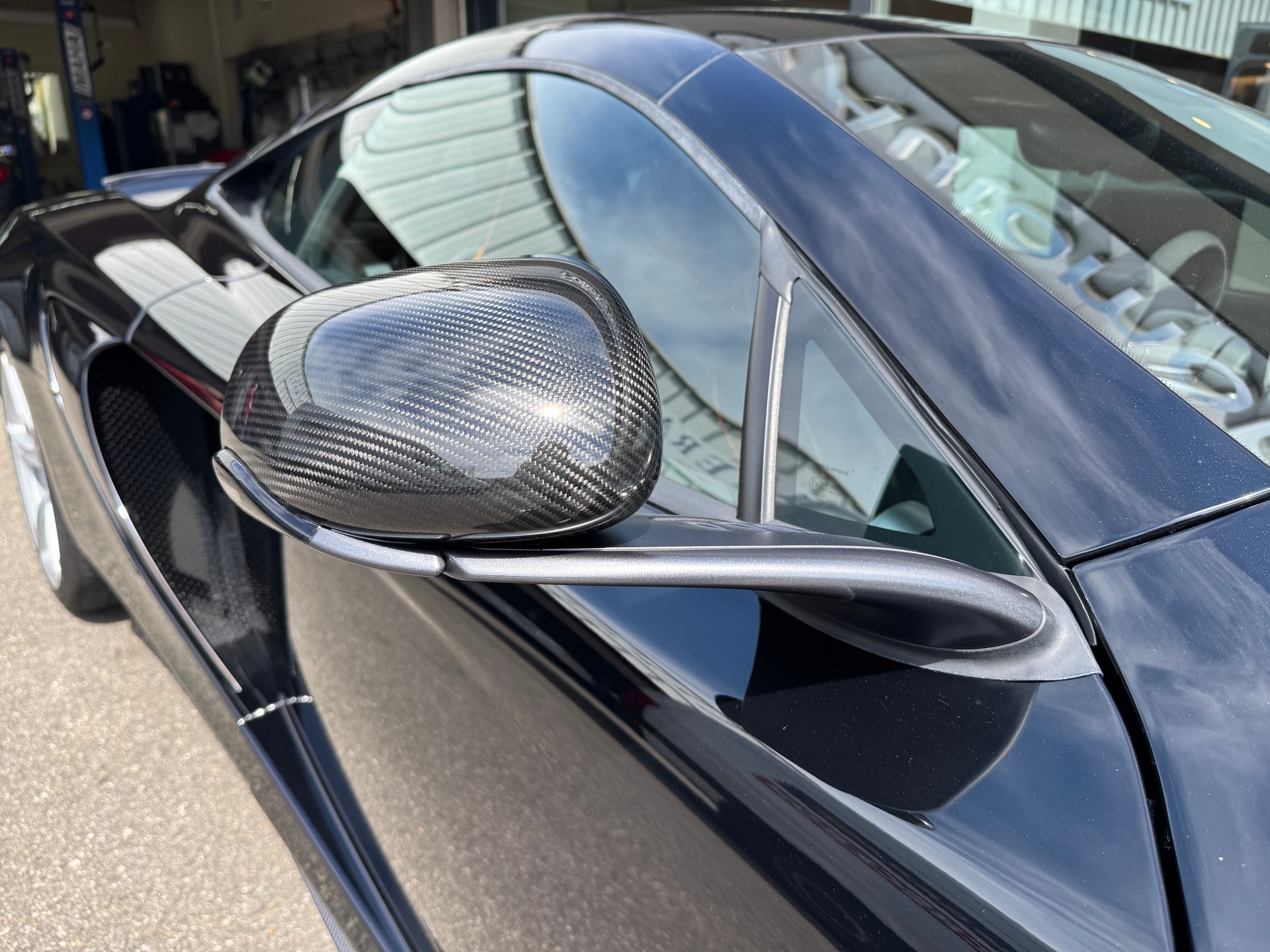 McLAREN 650S Coupé 3.8 V8-image-14