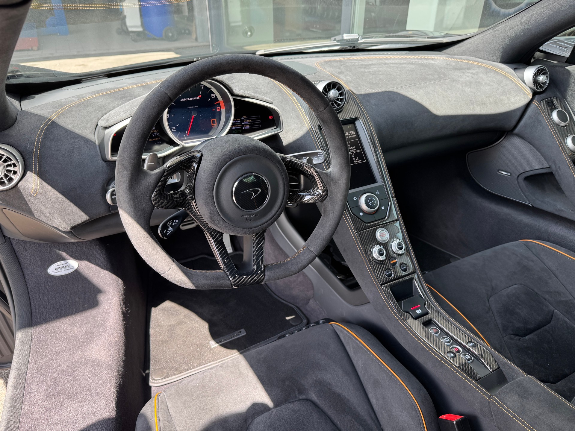 McLAREN 650S Coupé 3.8 V8-image-6