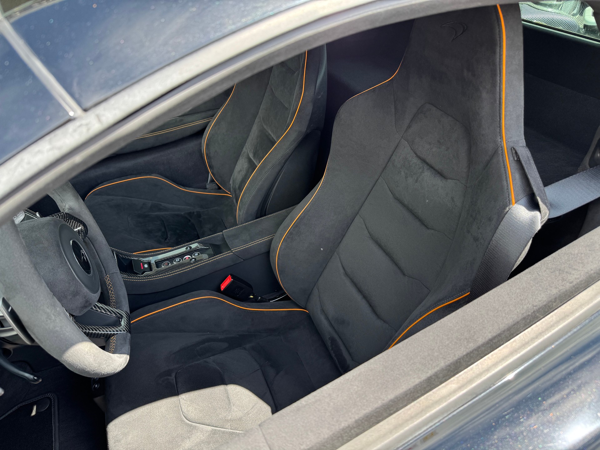 McLAREN 650S Coupé 3.8 V8-image-7